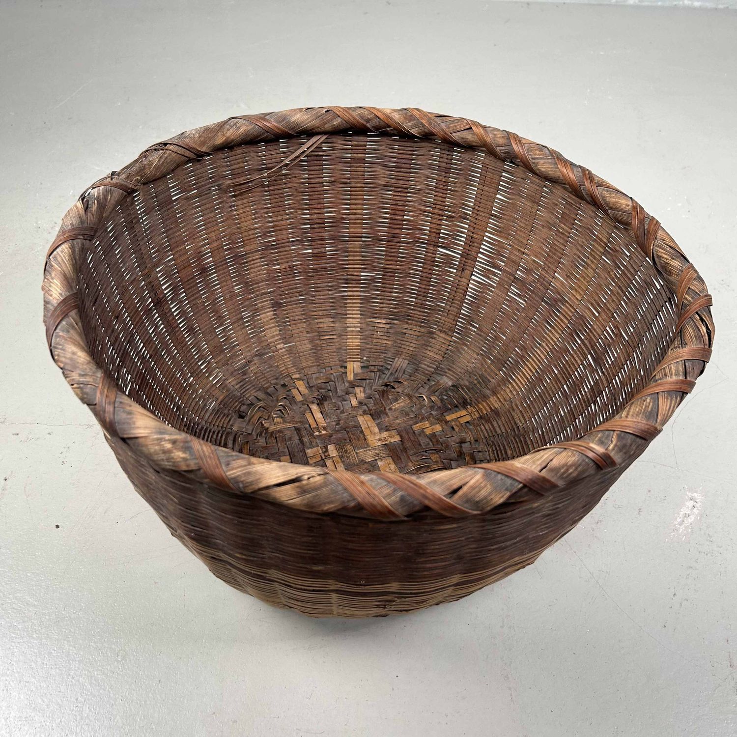 Japanse Hand Gevlochten Bamboe Mand, Shōwa-periode.