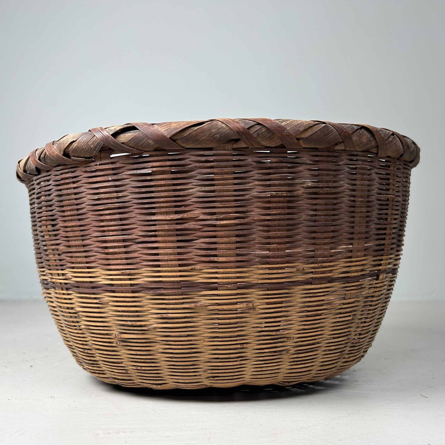 Japanse Hand Gevlochten Bamboe Mand, Shōwa-periode.