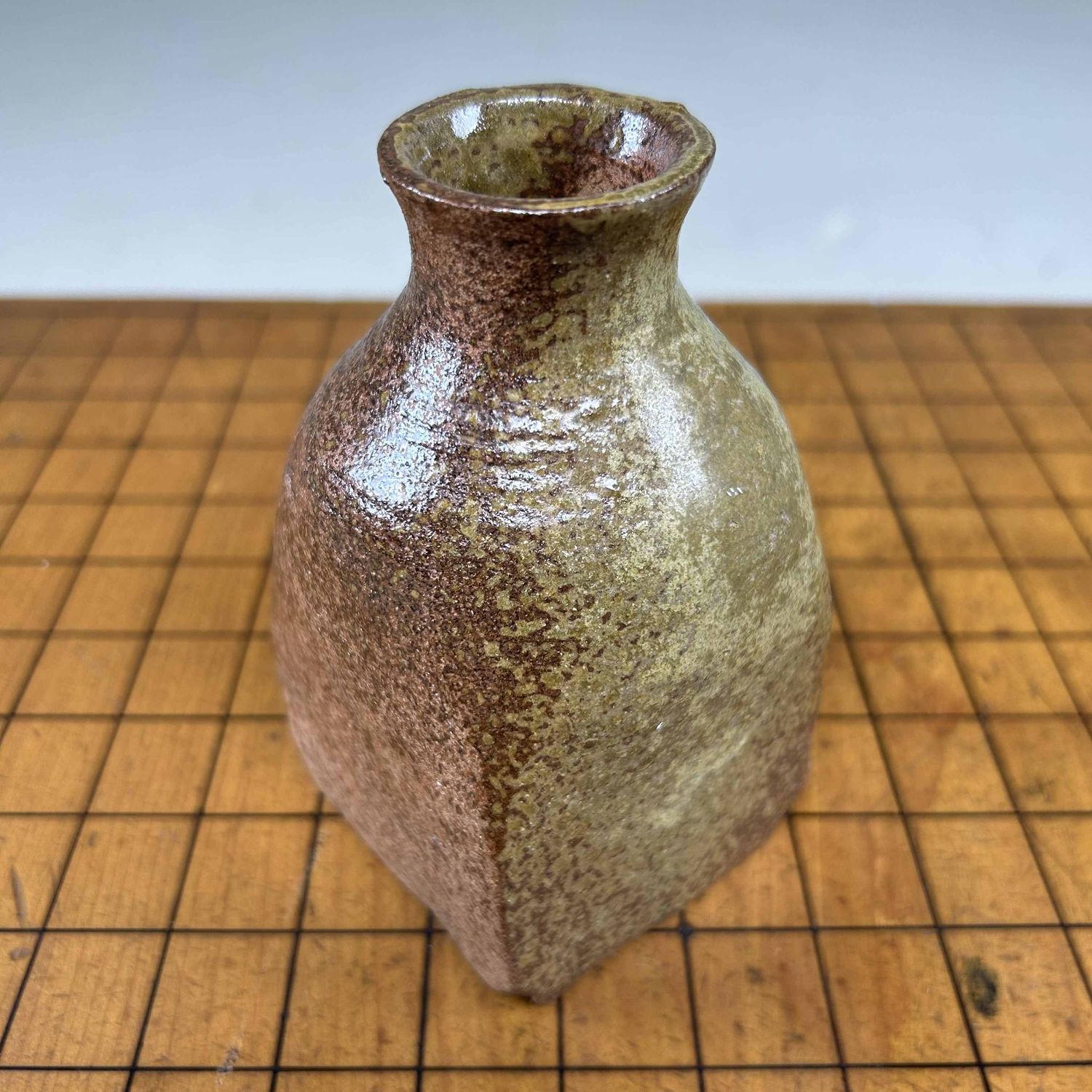 Aardewerken Organische Ikebana Vaas, Bizen Ware, Shōwa, Japan.