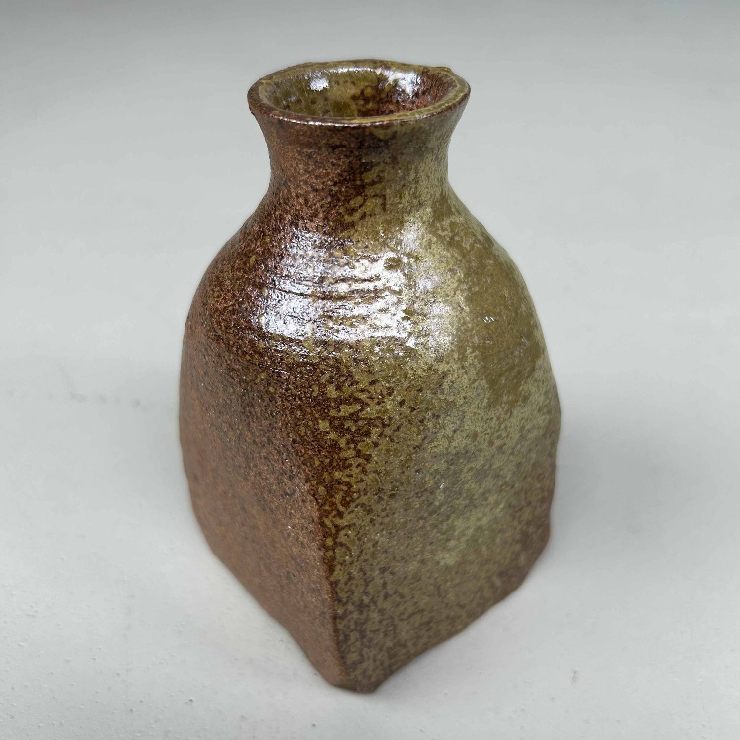 Aardewerken Organische Ikebana Vaas, Bizen Ware, Shōwa, Japan.