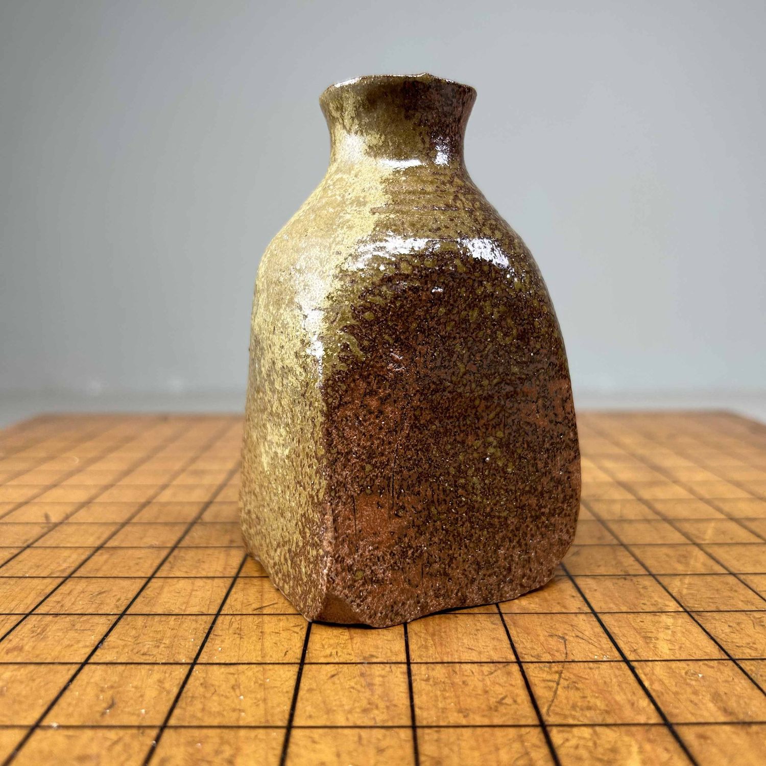 Aardewerken Organische Ikebana Vaas, Bizen Ware, Shōwa, Japan.
