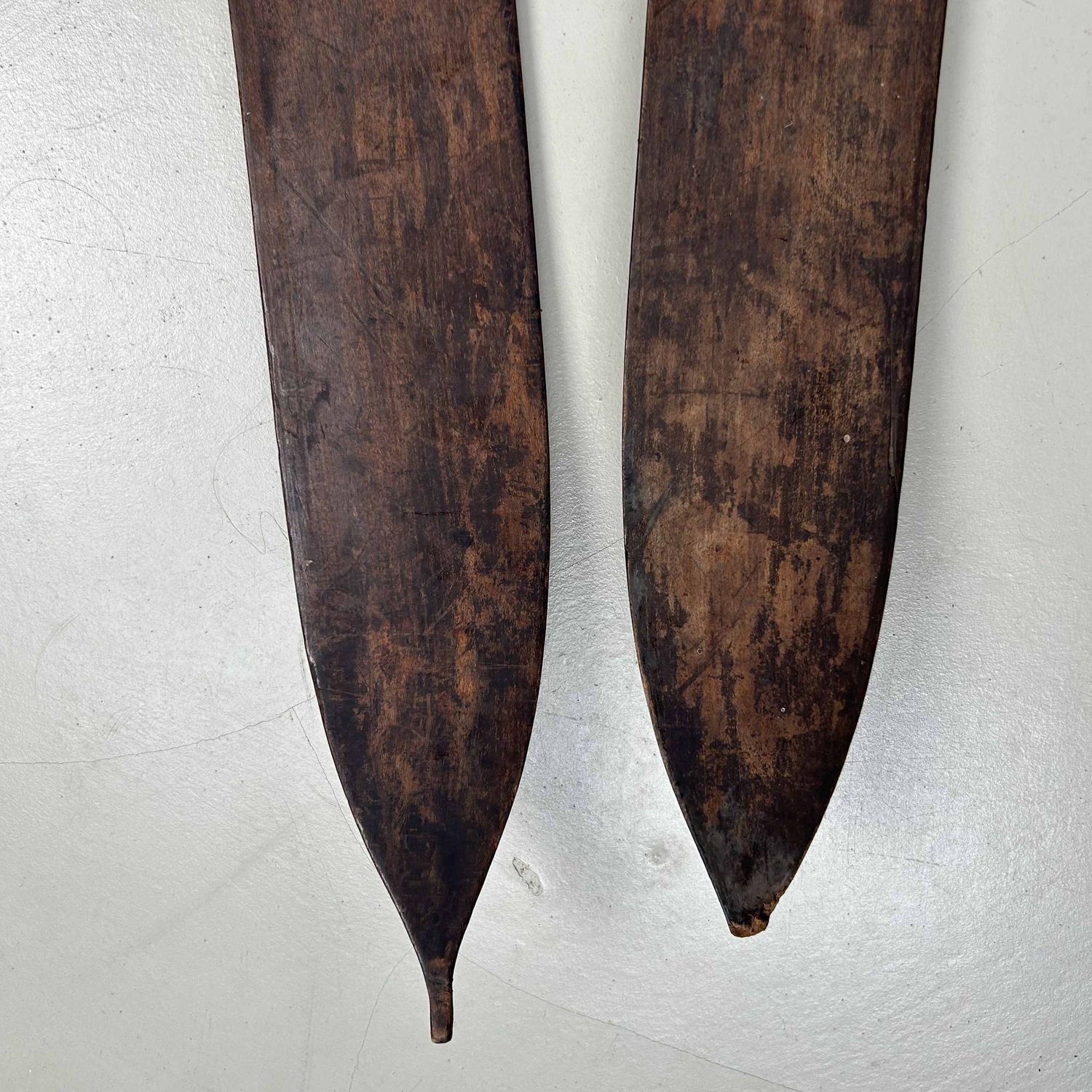 Antieken Houten Ski's met Bamboe Skistokken, Taishō periode.