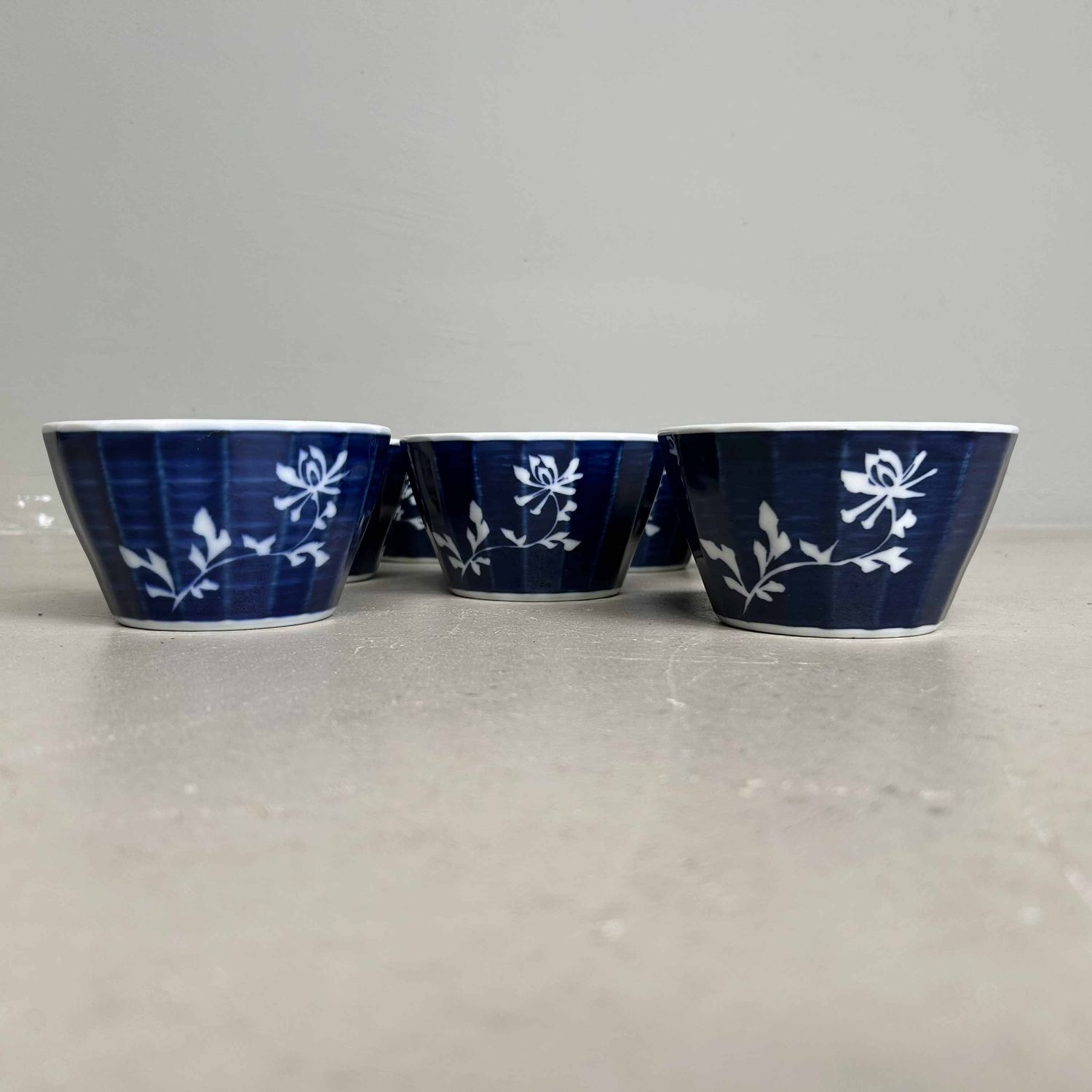 Vintage Set of Porcelain Bowls, Arita, Japan.
