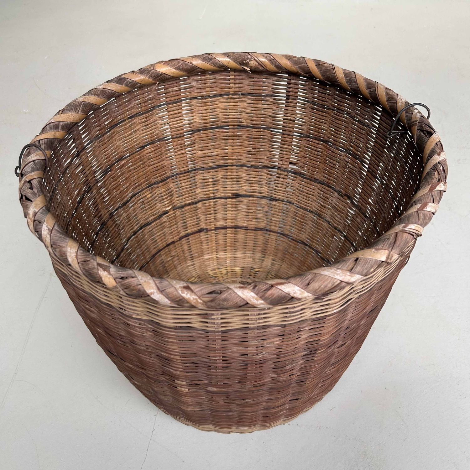 Traditional Japanese Okimono Kago (置物籠) Bamboo Basket, Shōwa Era.