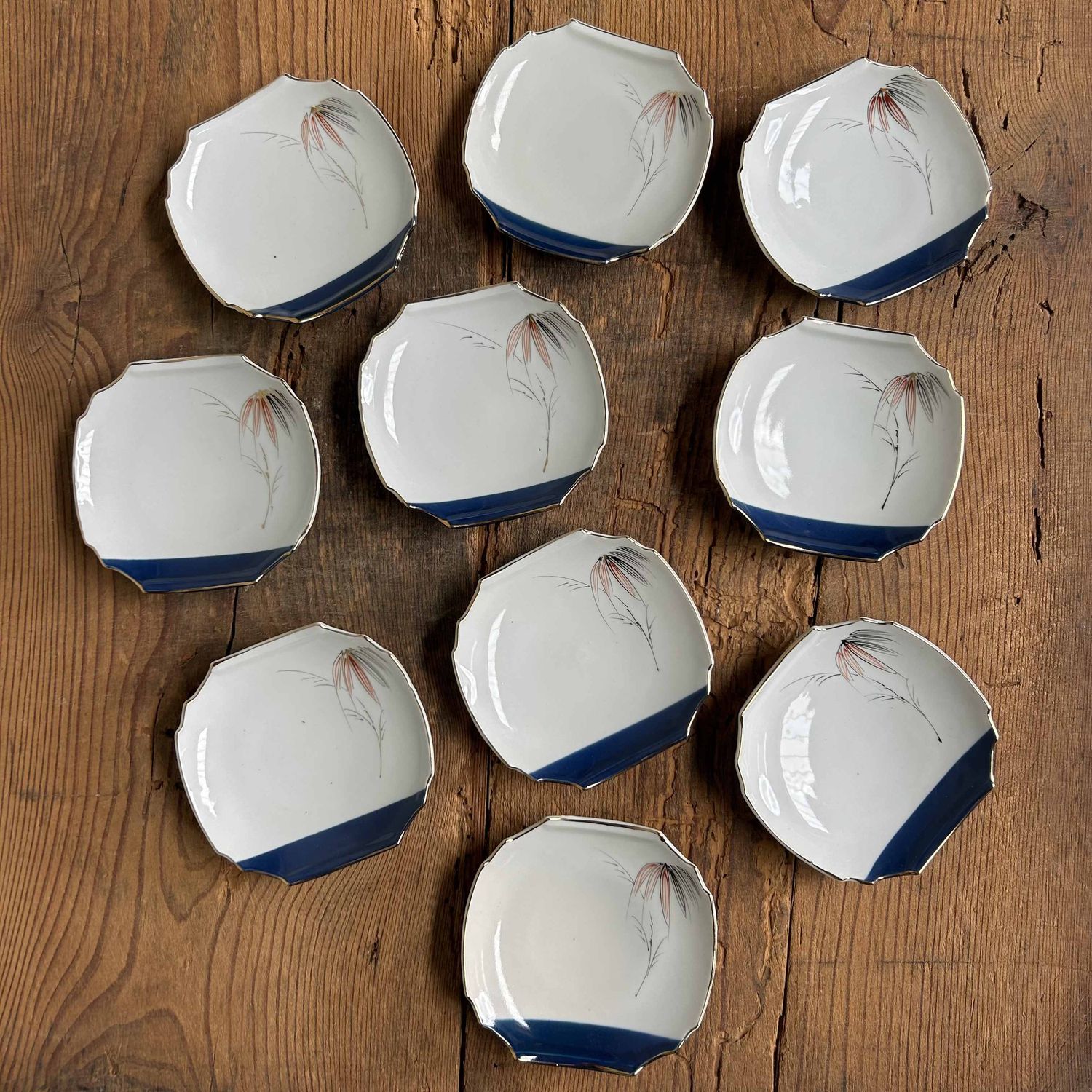 Authentic Set of Porcelain Vintage Plates, Shōwa, Japan.