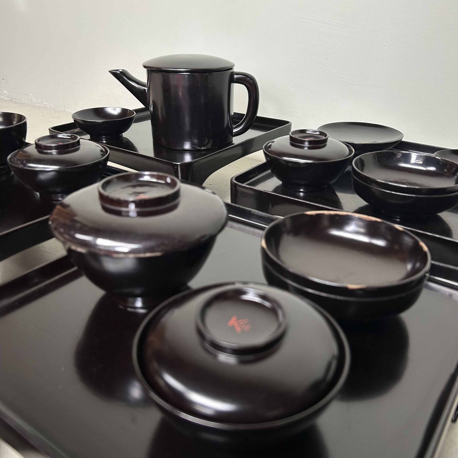 Antieke Ceremoniële Set Traditioneel Lakwerk, Meiji-periode, Japan.