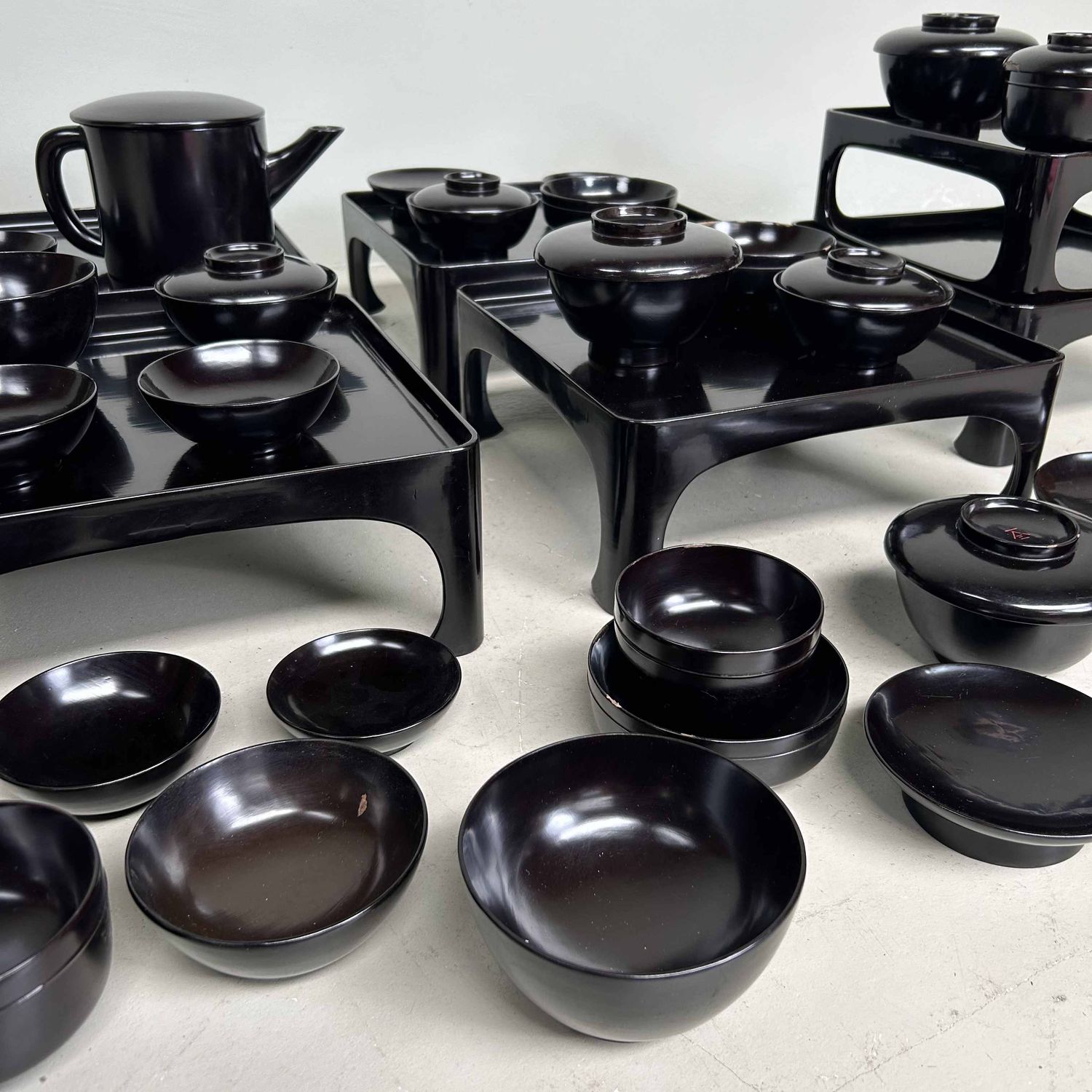 Antieke Ceremoniële Set Traditioneel Lakwerk, Meiji-periode, Japan.