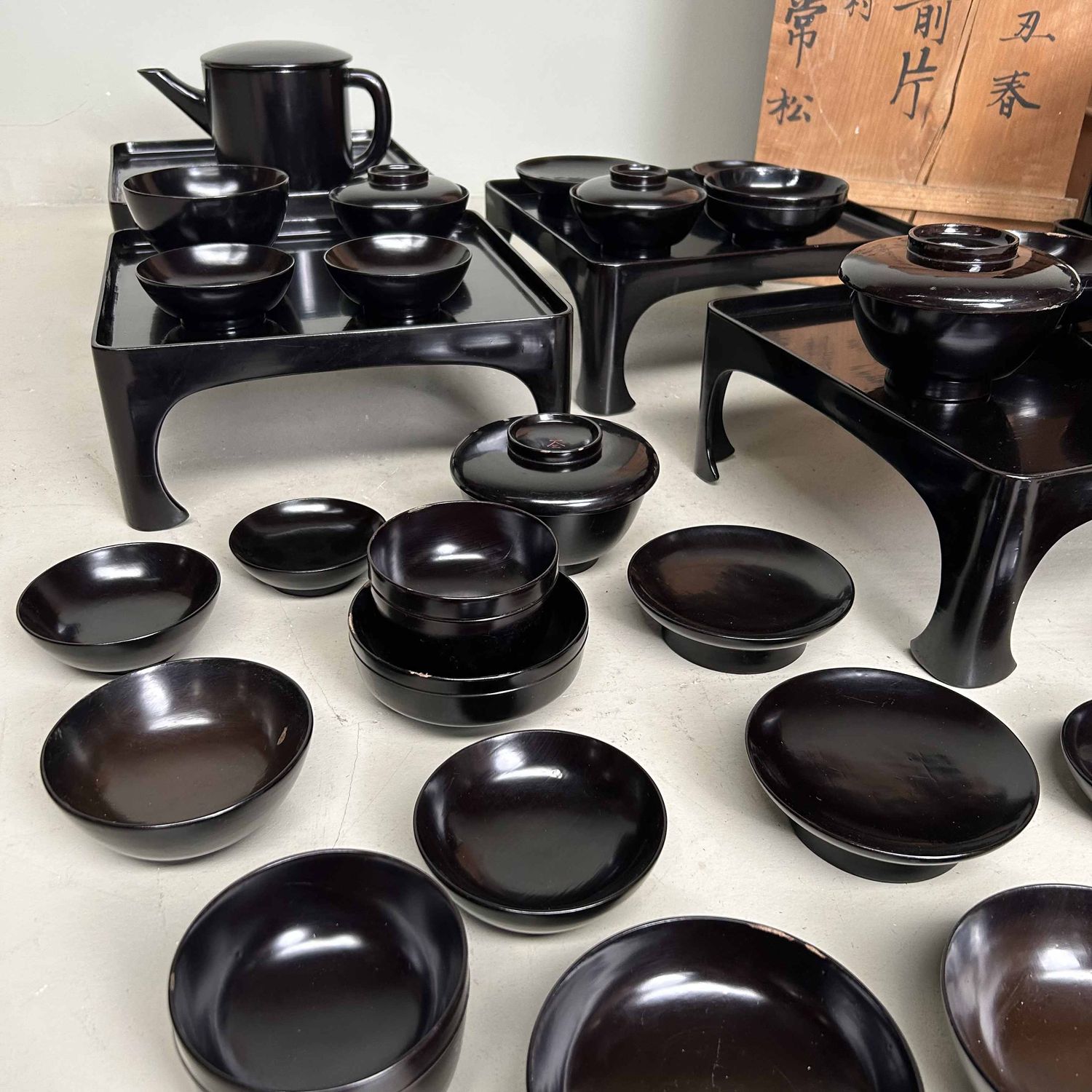 Antieke Ceremoniële Set Traditioneel Lakwerk, Meiji-periode, Japan.