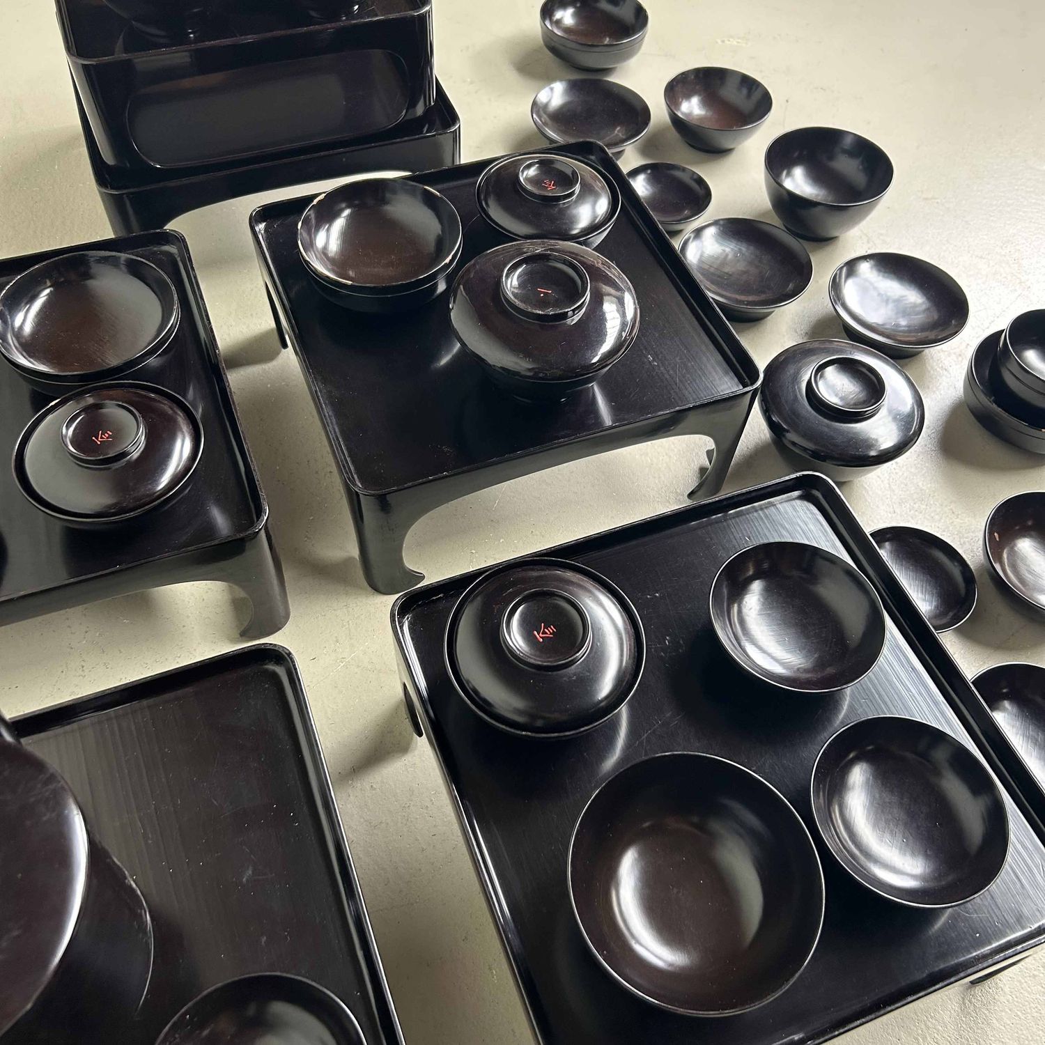 Antieke Ceremoniële Set Traditioneel Lakwerk, Meiji-periode, Japan.