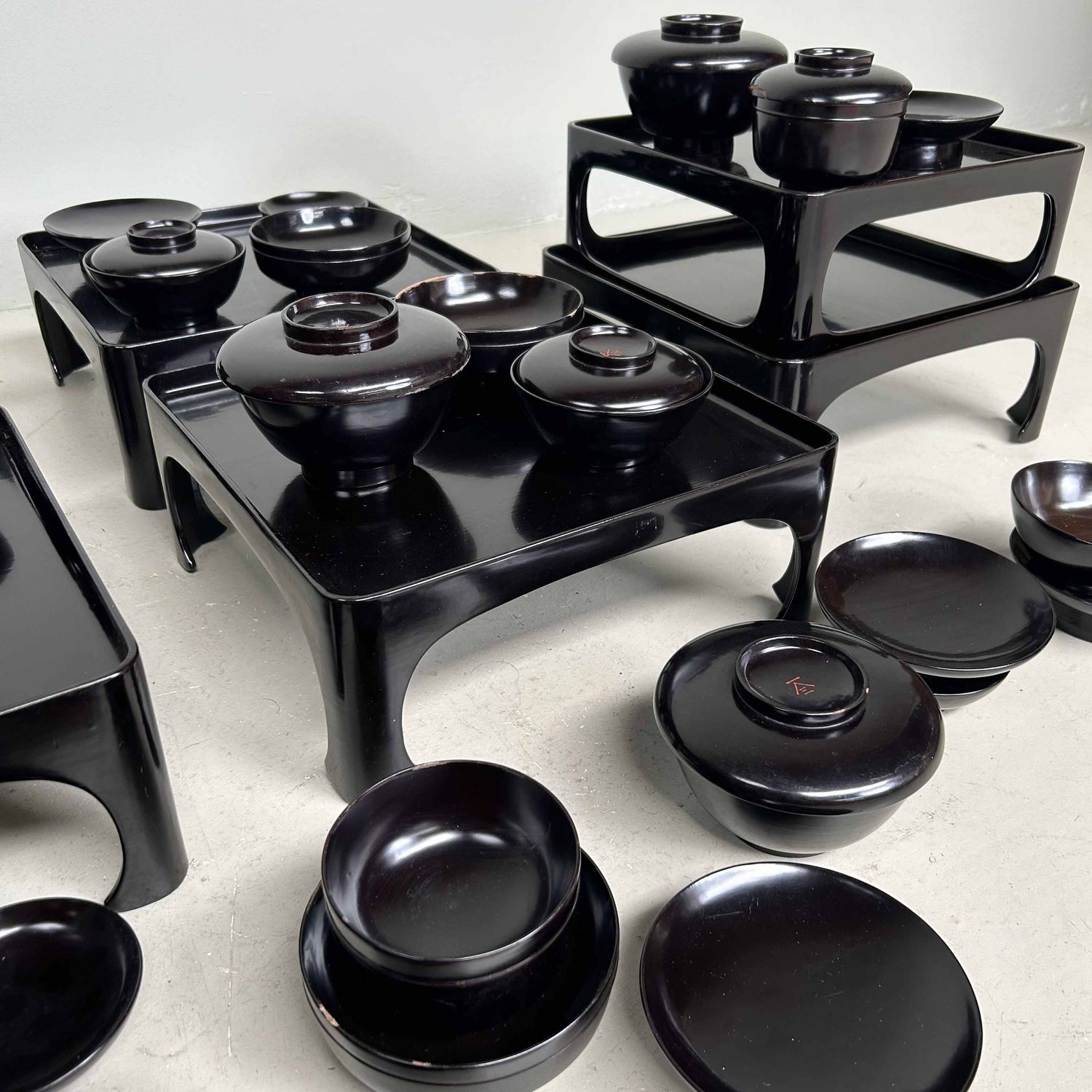 Antieke Ceremoniële Set Traditioneel Lakwerk, Meiji-periode, Japan.