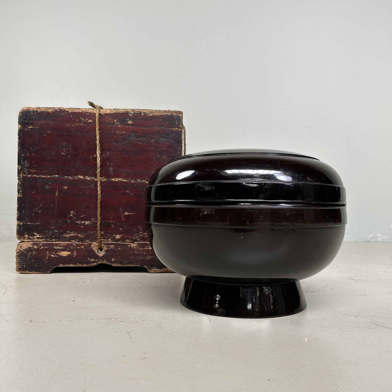 Large Antique Urushi Chaire 茶入れ Tea Storage Box, late Edo period, Japan.