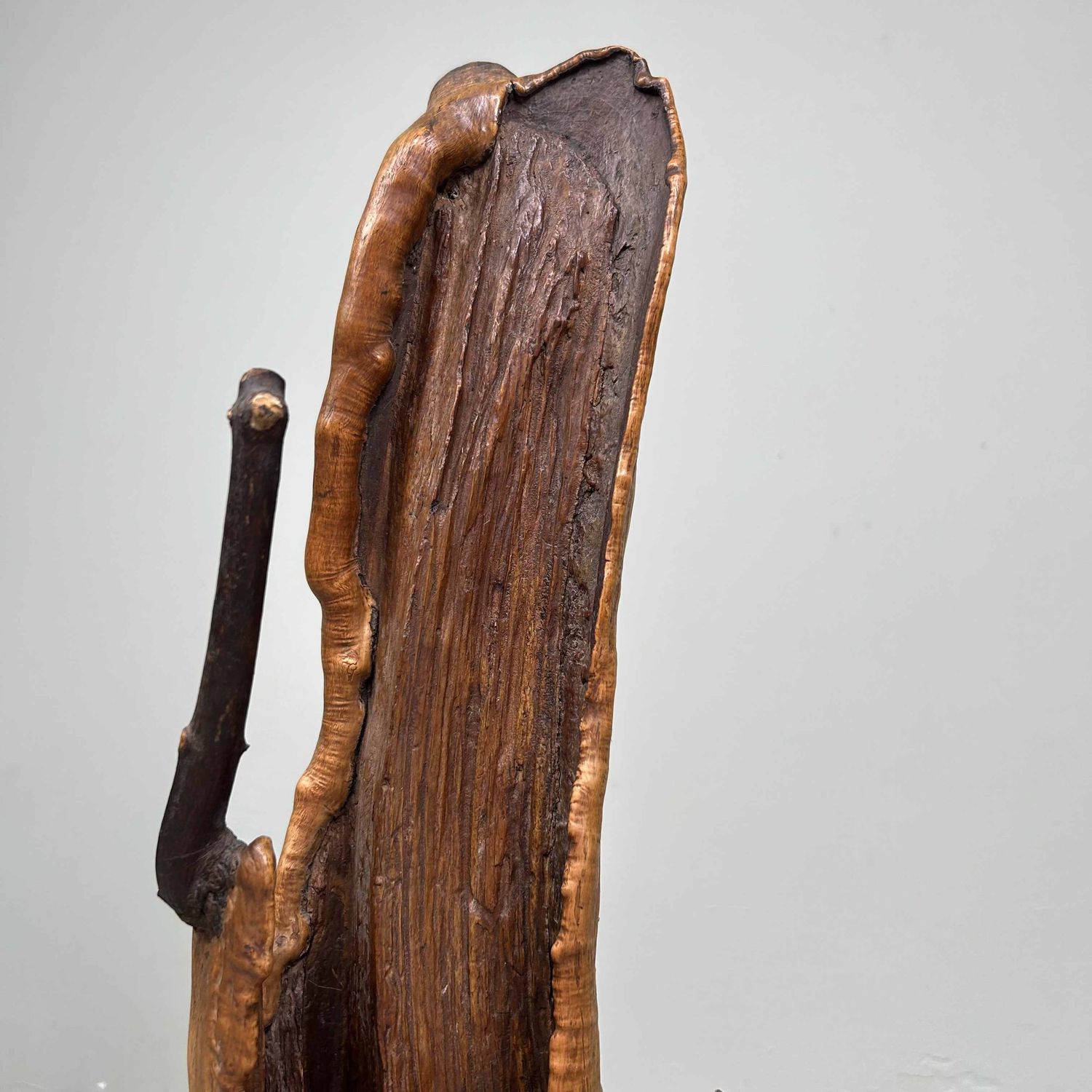 Japanse Burl Wood Ikebana Decoratie Tsuge (椿), Taishō-periode. Japanse Burl Wood Ikebana Decoratie Tsuge (椿), Taishō-periode.