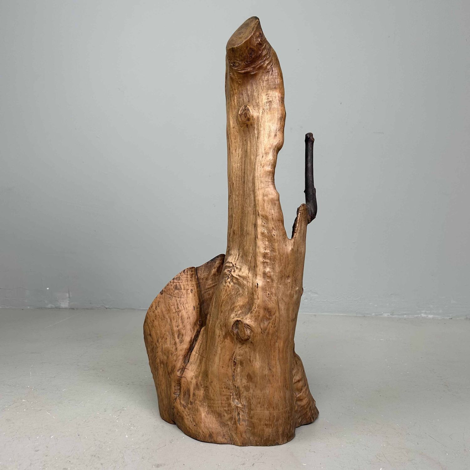 Japanse Burl Wood Ikebana Decoratie Tsuge (椿), Taishō-periode. Japanse Burl Wood Ikebana Decoratie Tsuge (椿), Taishō-periode.