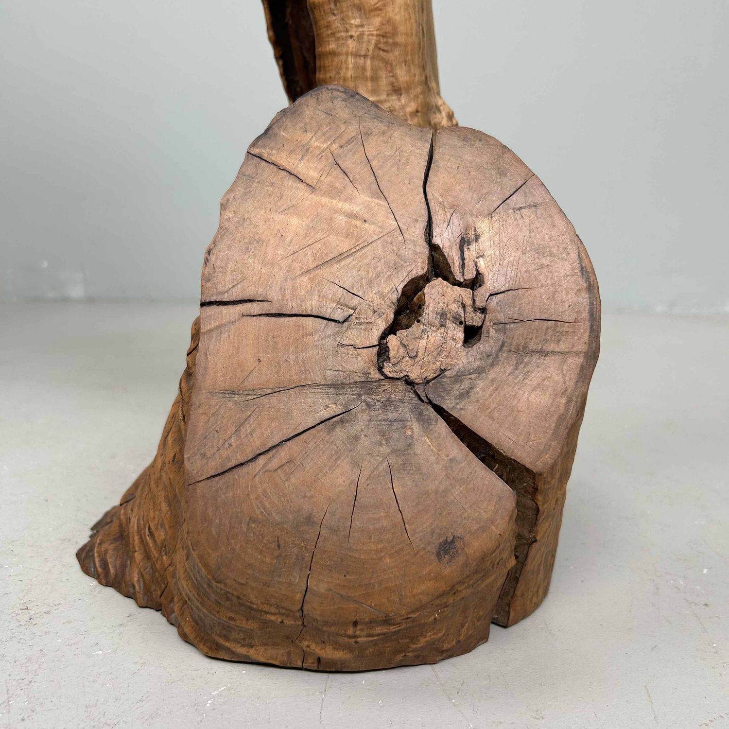 Japanse Burl Wood Ikebana Decoratie Tsuge (椿), Taishō-periode. Japanse Burl Wood Ikebana Decoratie Tsuge (椿), Taishō-periode.