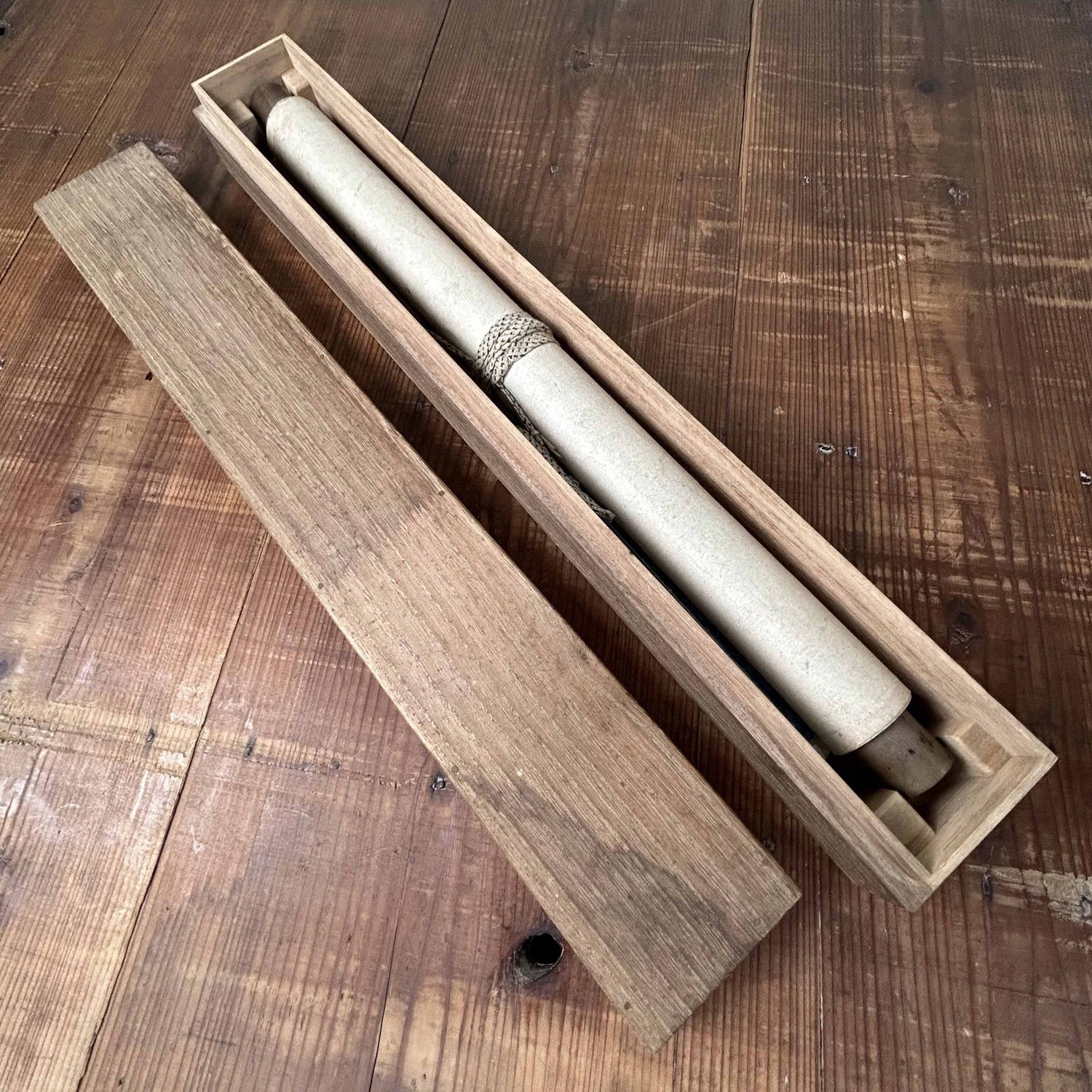 Antieke Japanse Scroll met Handgeschilderde Kalligrafie, Meiji-periode.