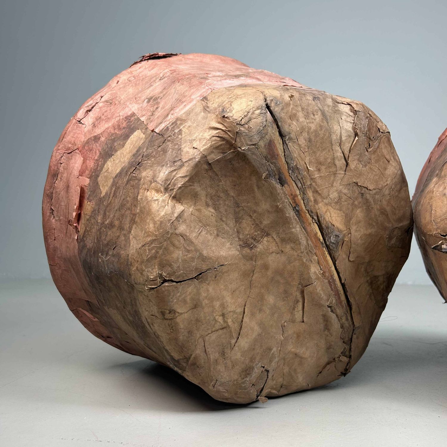 Set Antieke Bamboe Manden met Washi Papier, Meiji-periode, Japan.