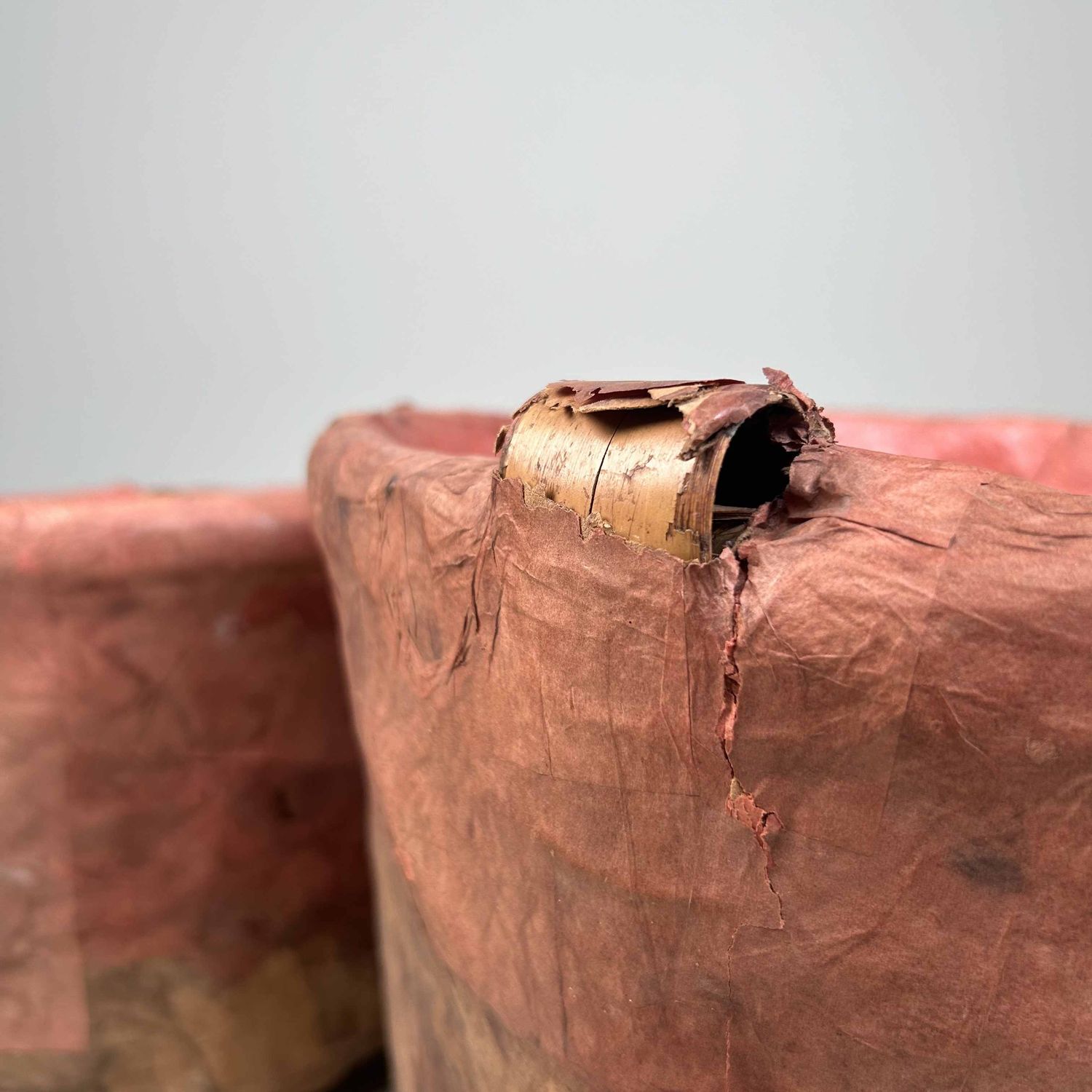 Set Antieke Bamboe Manden met Washi Papier, Meiji-periode, Japan.