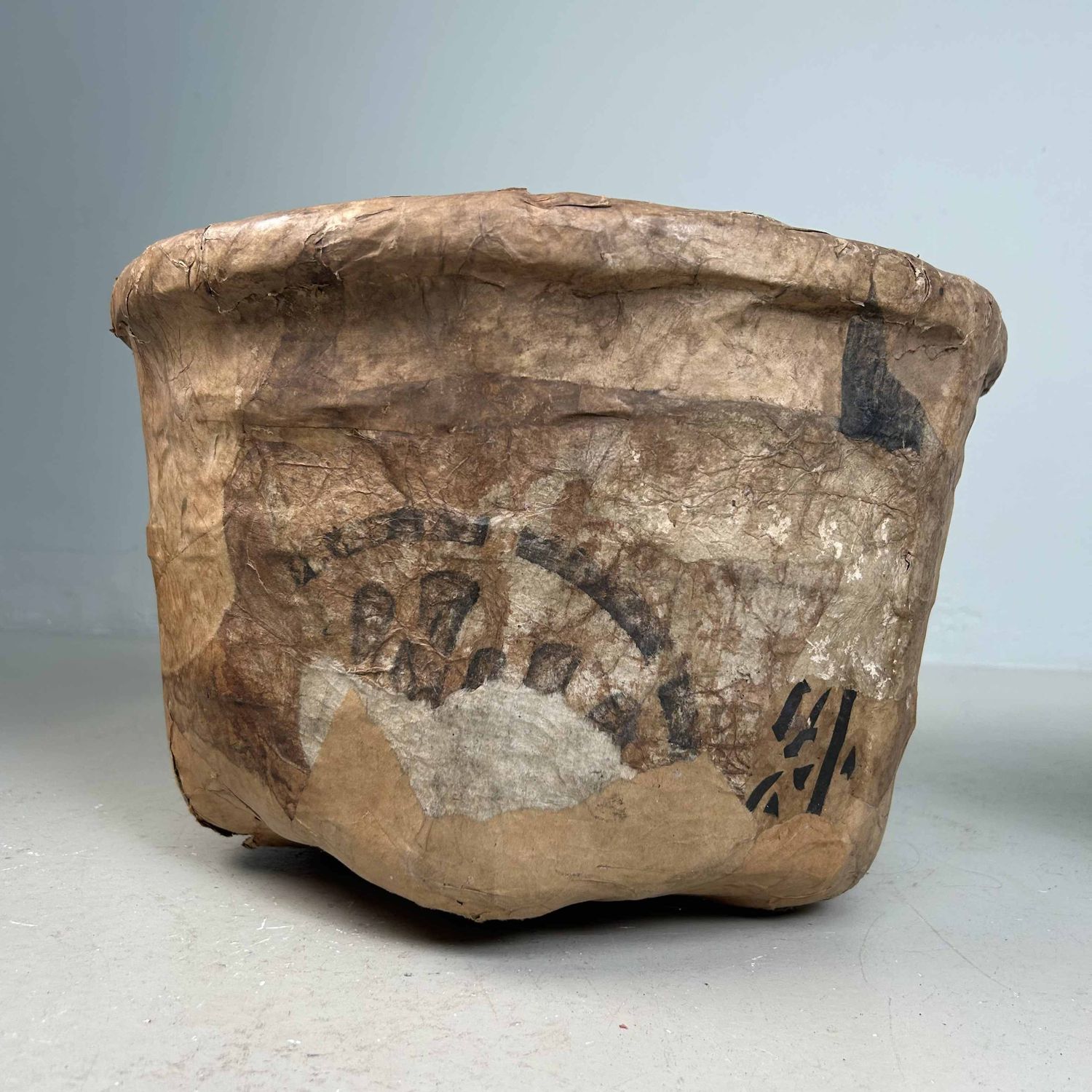 Set Antieke Bamboe Manden met Washi Papier, Meiji-periode, Japan.