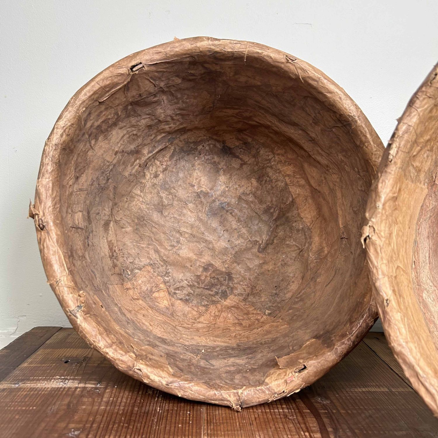 Set Antieke Bamboe Manden met Washi Papier, Meiji-periode, Japan.