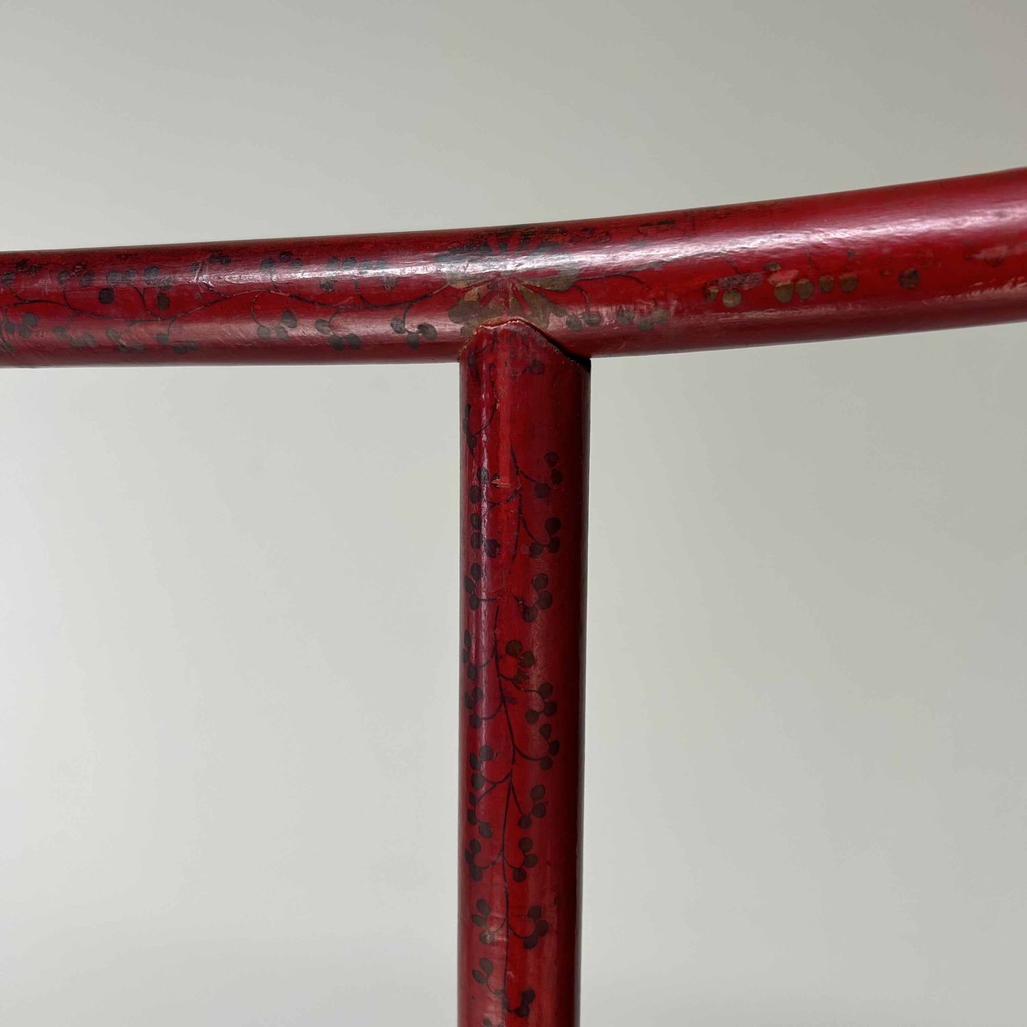 Antieke Japanse Lacquer 'Kraanvogel' Kimono Hanger Stand (Ikō), Meiji.