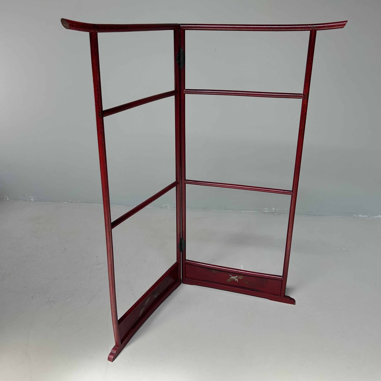 Antieke Japanse Lacquer 'Kraanvogel' Kimono Hanger Stand (Ikō), Meiji.