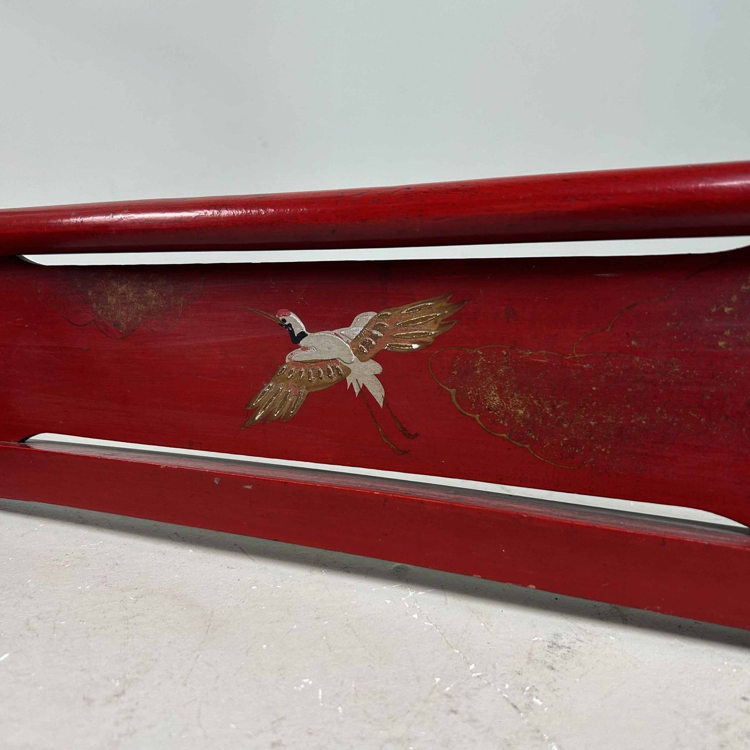 Antieke Japanse Lacquer 'Kraanvogel' Kimono Hanger Stand (Ikō), Meiji.