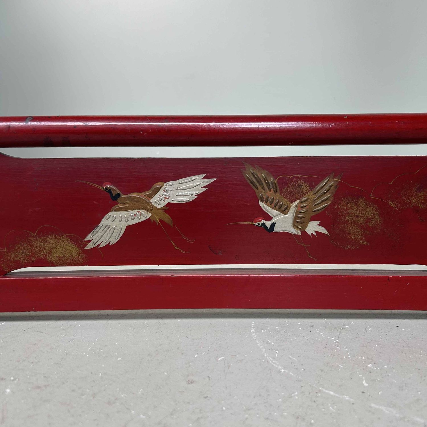 Antieke Japanse Lacquer 'Kraanvogel' Kimono Hanger Stand (Ikō), Meiji.