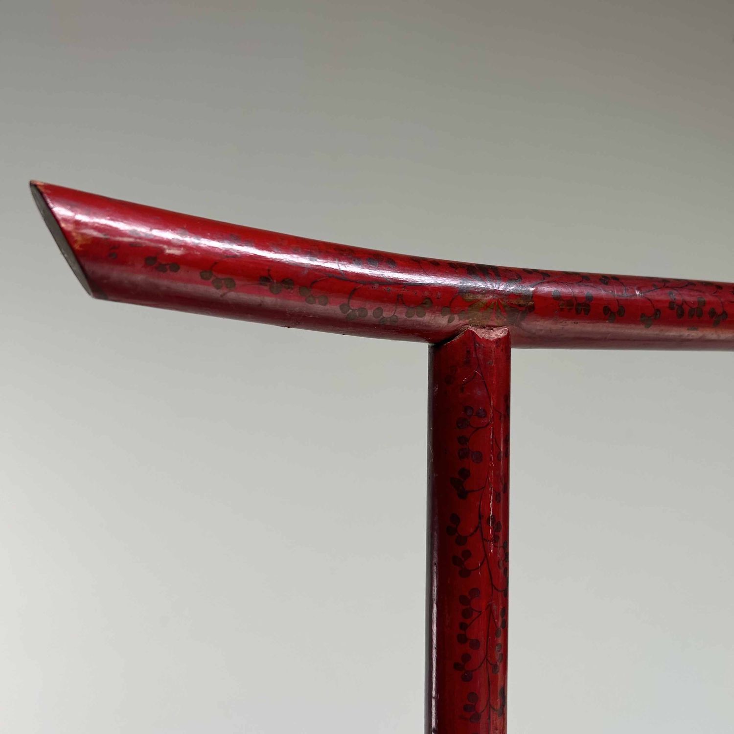 Antieke Japanse Lacquer 'Kraanvogel' Kimono Hanger Stand (Ikō), Meiji.