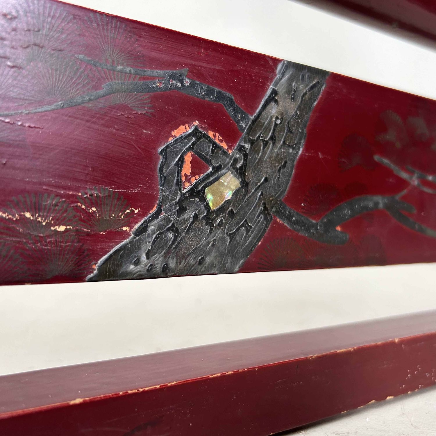 Antique Japanese Lacquered 'Crane' Kimono Hanger Stand (Ikō), Meiji Period.