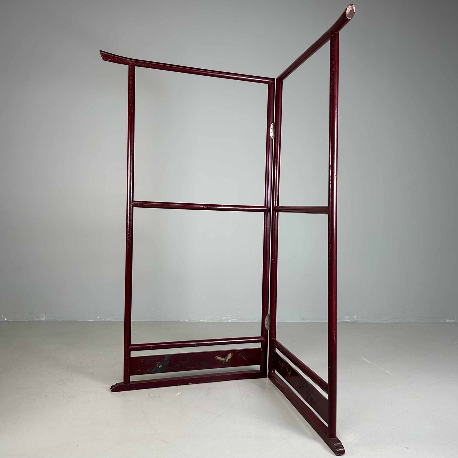 Antique Japanese Lacquered 'Crane' Kimono Hanger Stand (Ikō), Meiji Period.