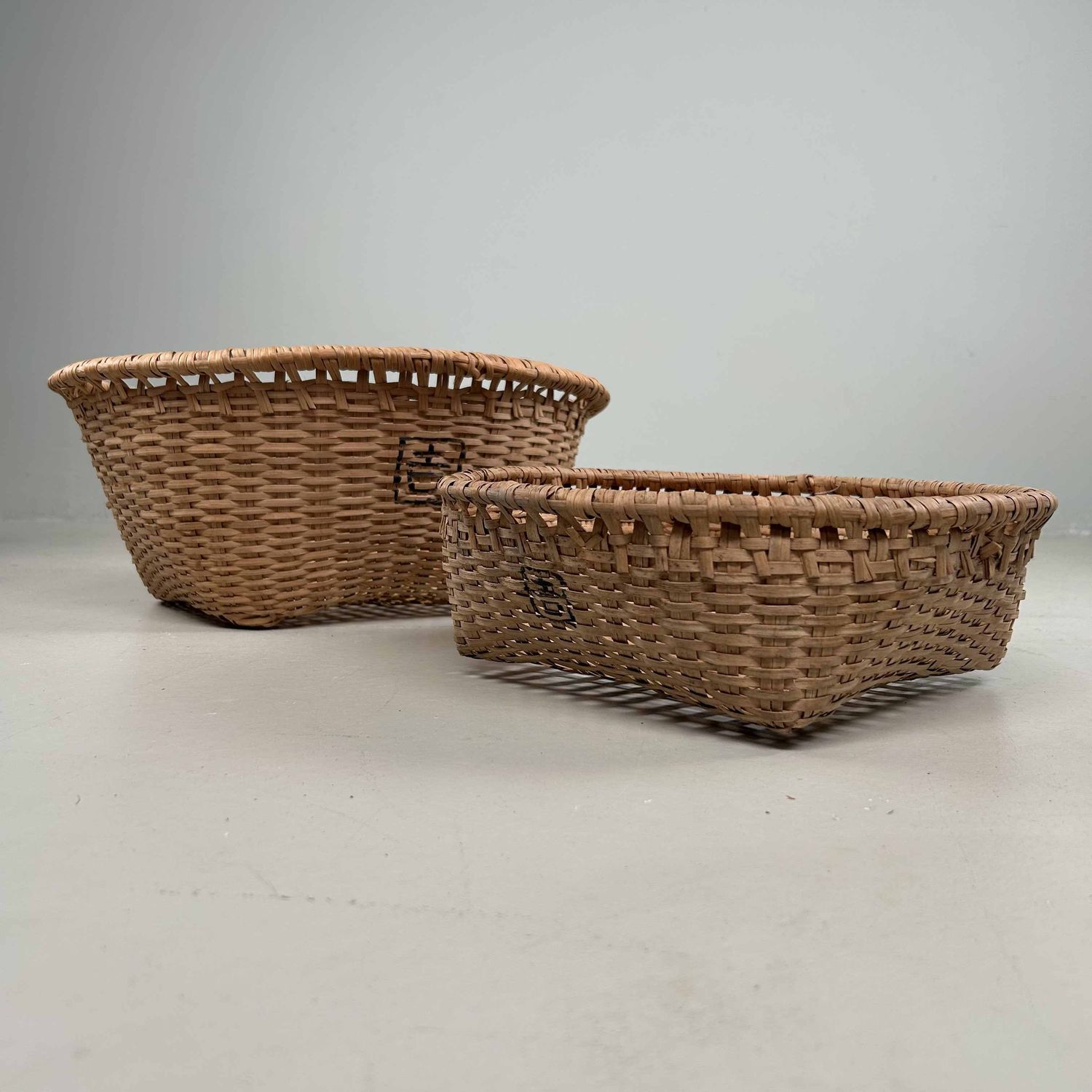 Set Hand Gevlochten Rieten Manden, Shōwa-periode, Japan.