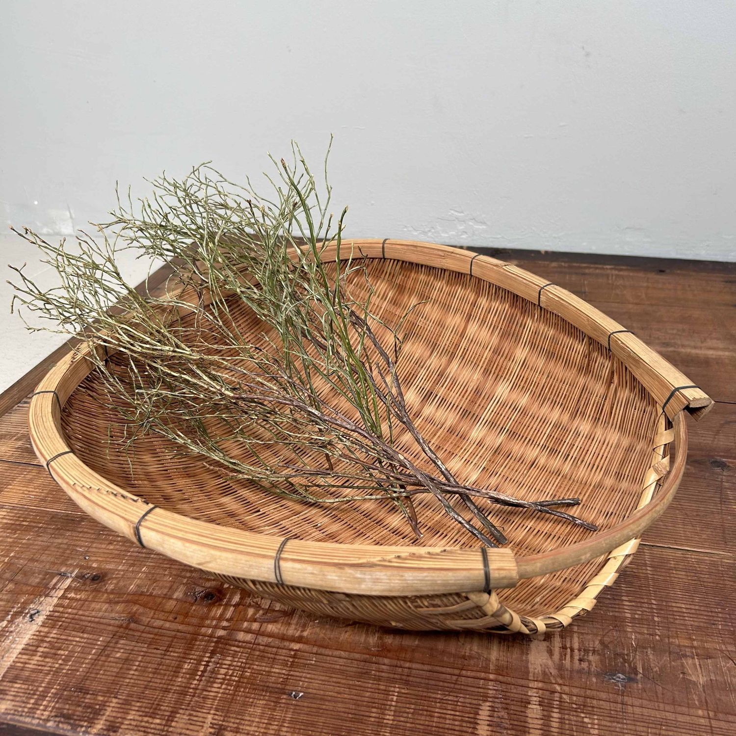 Set Japanse Kago Zaru Droogmanden, Bamboe, Shōwa periode. Set Japanse Kago Zaru Droogmanden, Bamboe, Shōwa periode.