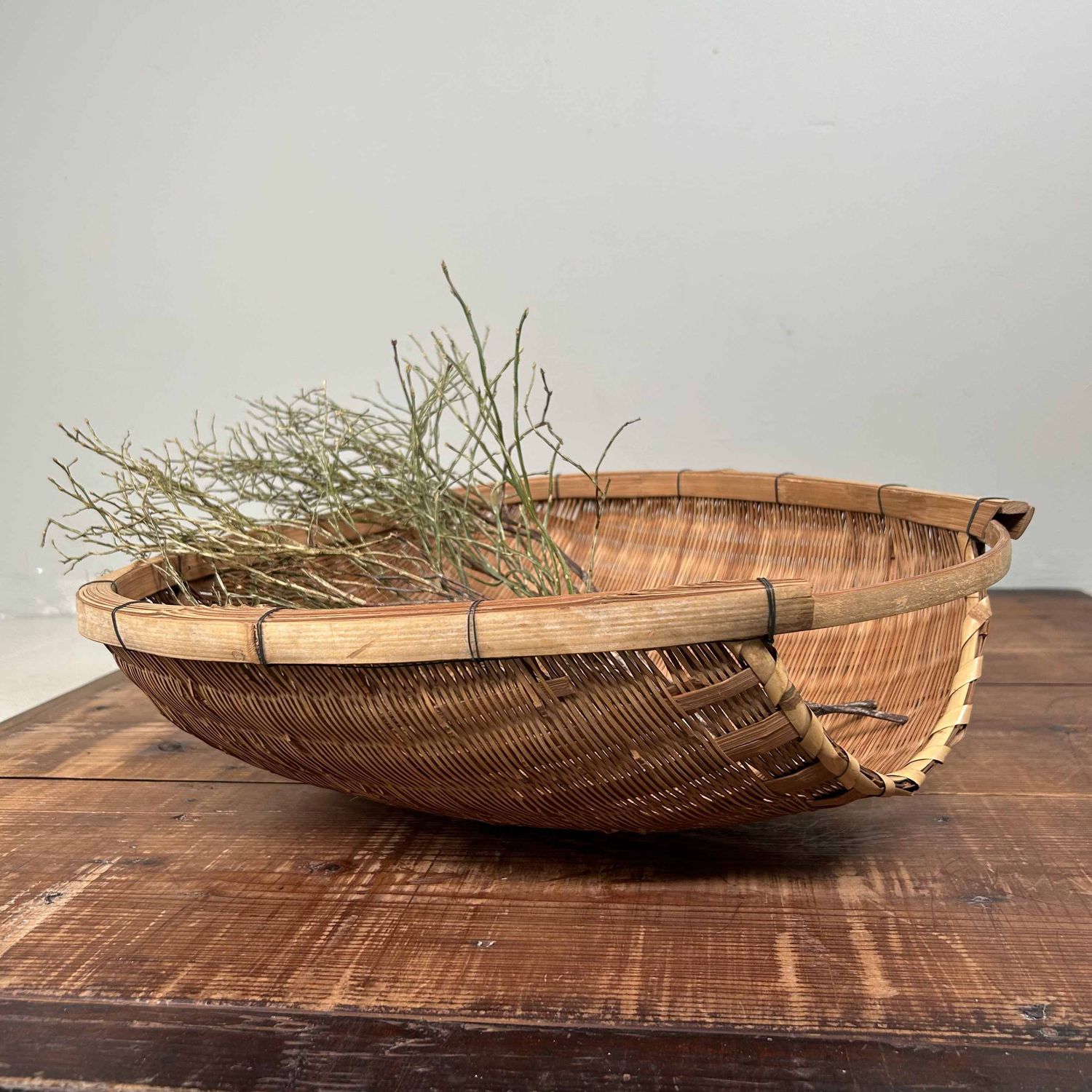 Set Japanse Kago Zaru Droogmanden, Bamboe, Shōwa periode. Set Japanse Kago Zaru Droogmanden, Bamboe, Shōwa periode.