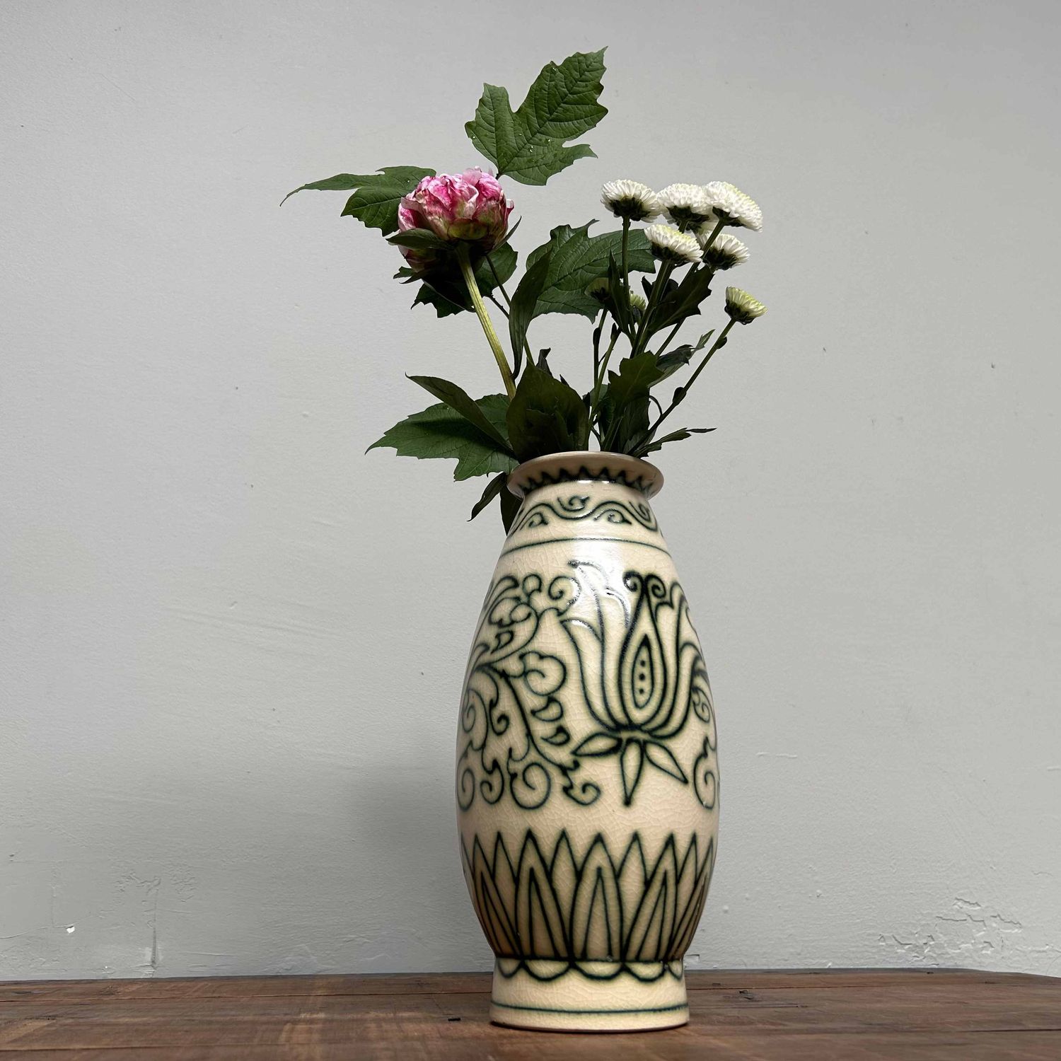 Ceramic Ikebana Flower Vase, Mitsuhiro Yamazaki, Koyo kiln, Japan.
