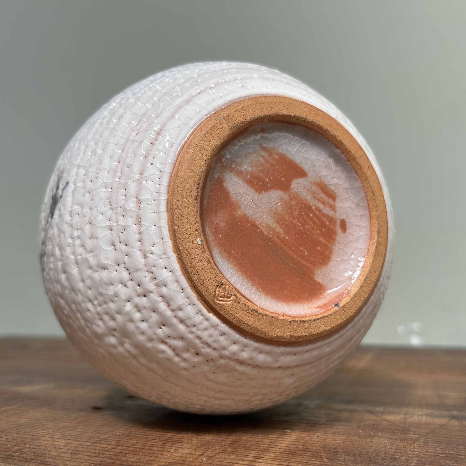 Kikyoya (桔梗屋窯), Shino Ware, Ikebana Vase, 'Cranes', Japan.