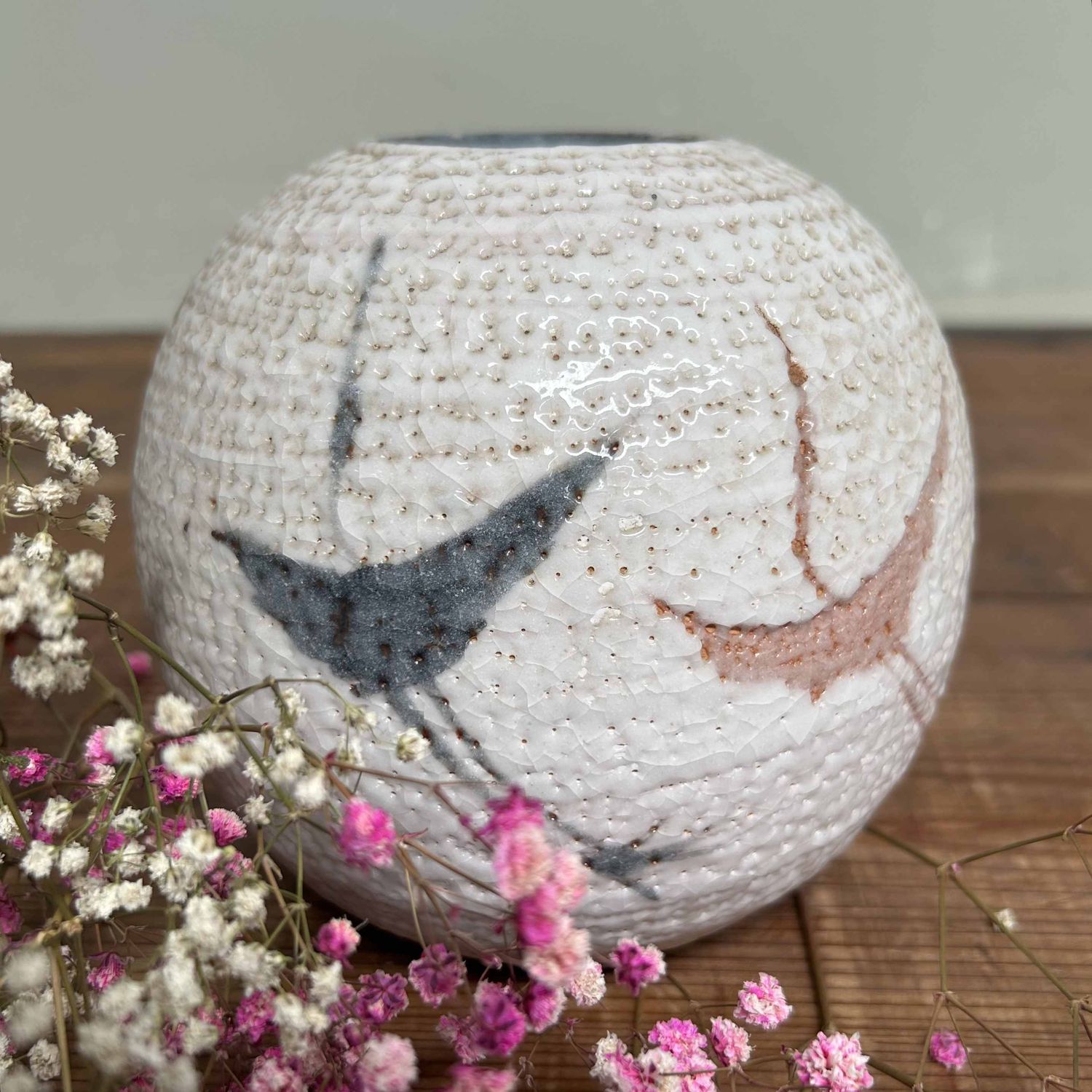 Kikyoya (桔梗屋窯), Shino Ware, Ikebana Vase, 'Cranes', Japan.