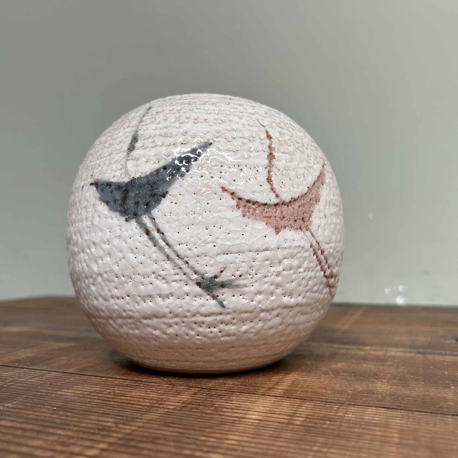 Kikyoya (桔梗屋窯), Shino Ware, Ikebana Vase, 'Cranes', Japan.