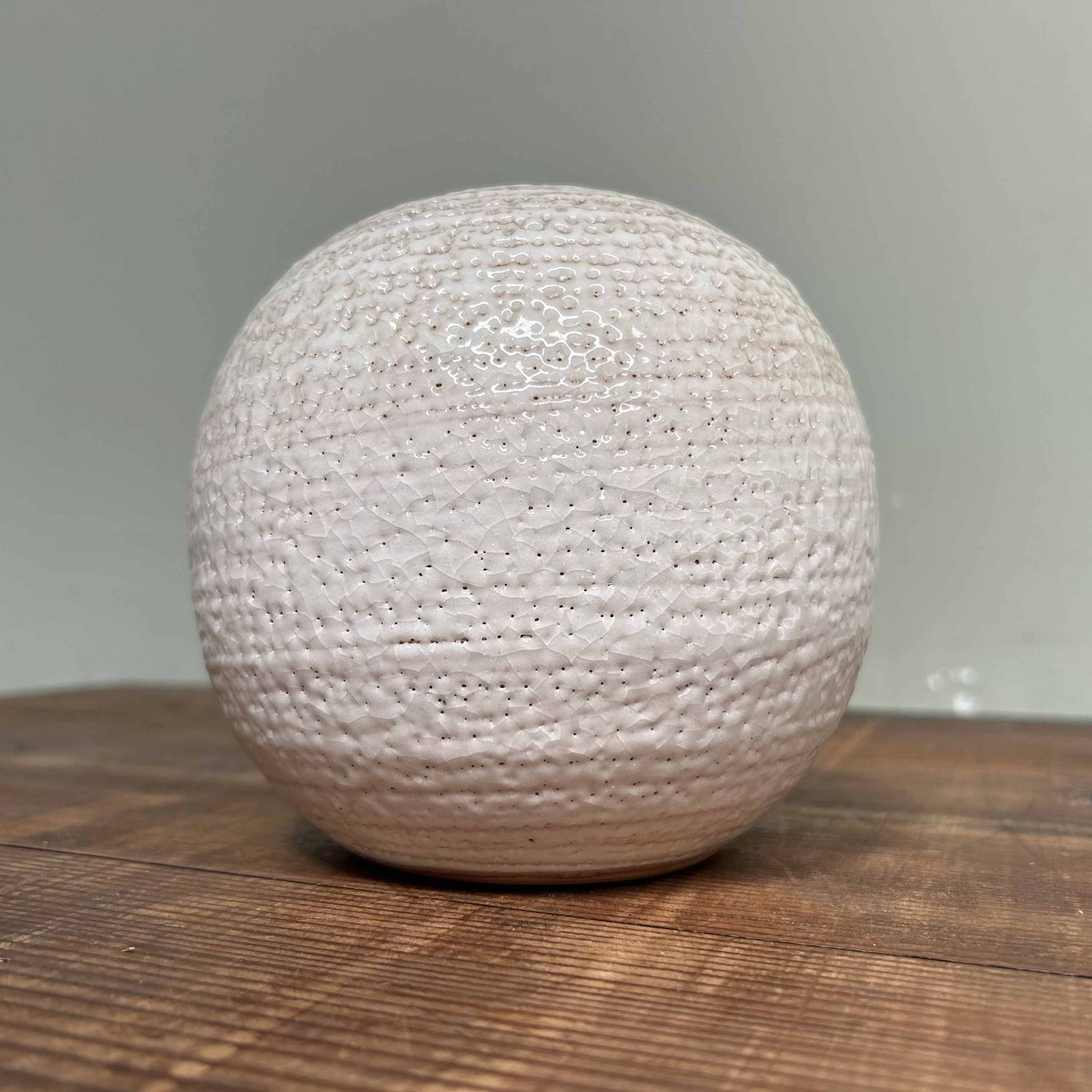 Kikyoya (桔梗屋窯), Shino Ware, Ikebana Vase, 'Cranes', Japan.