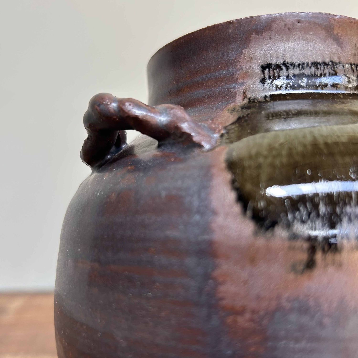 Unieke Ikebana Vaas, Bizen Aardewerk uit Japan.