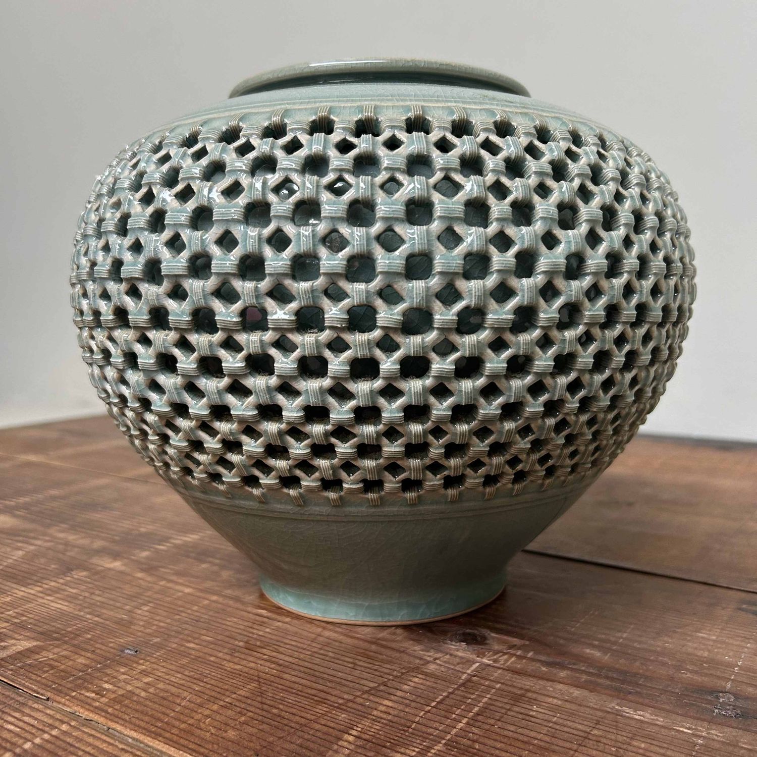 Tsuyoshi Celadon Ikebana Bloemenvaas, Shôwa-periode, Japan.