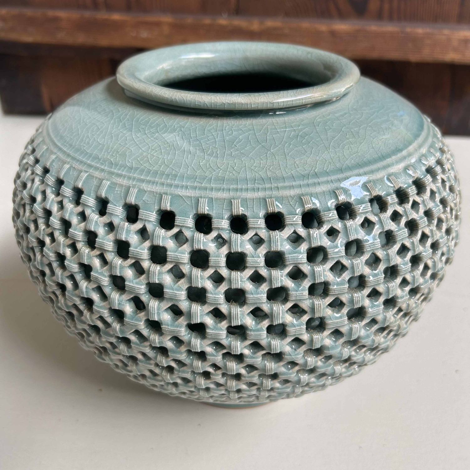 Tsuyoshi Celadon Ikebana Bloemenvaas, Shôwa-periode, Japan.