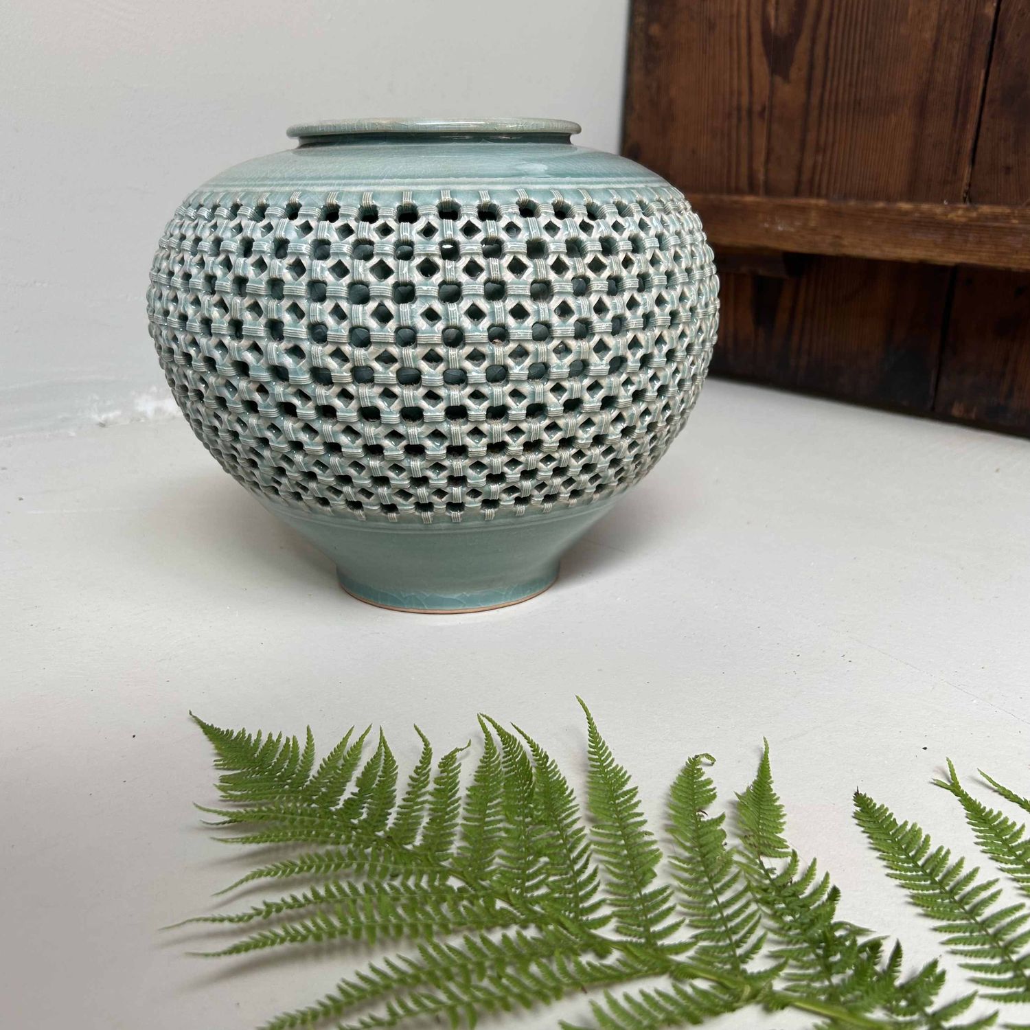 Tsuyoshi Celadon Ikebana Bloemenvaas, Shôwa-periode, Japan.