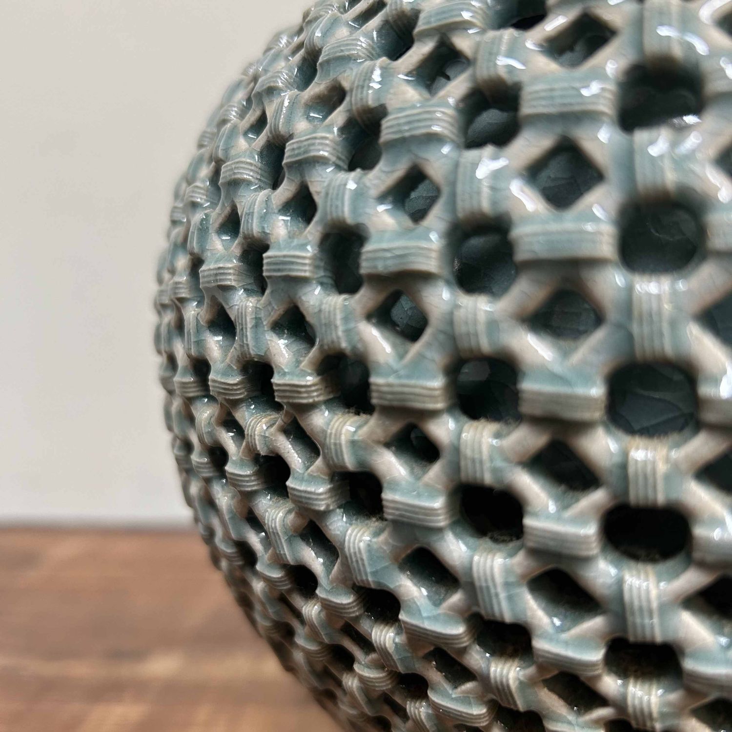 Tsuyoshi Celadon Ikebana Bloemenvaas, Shôwa-periode, Japan.