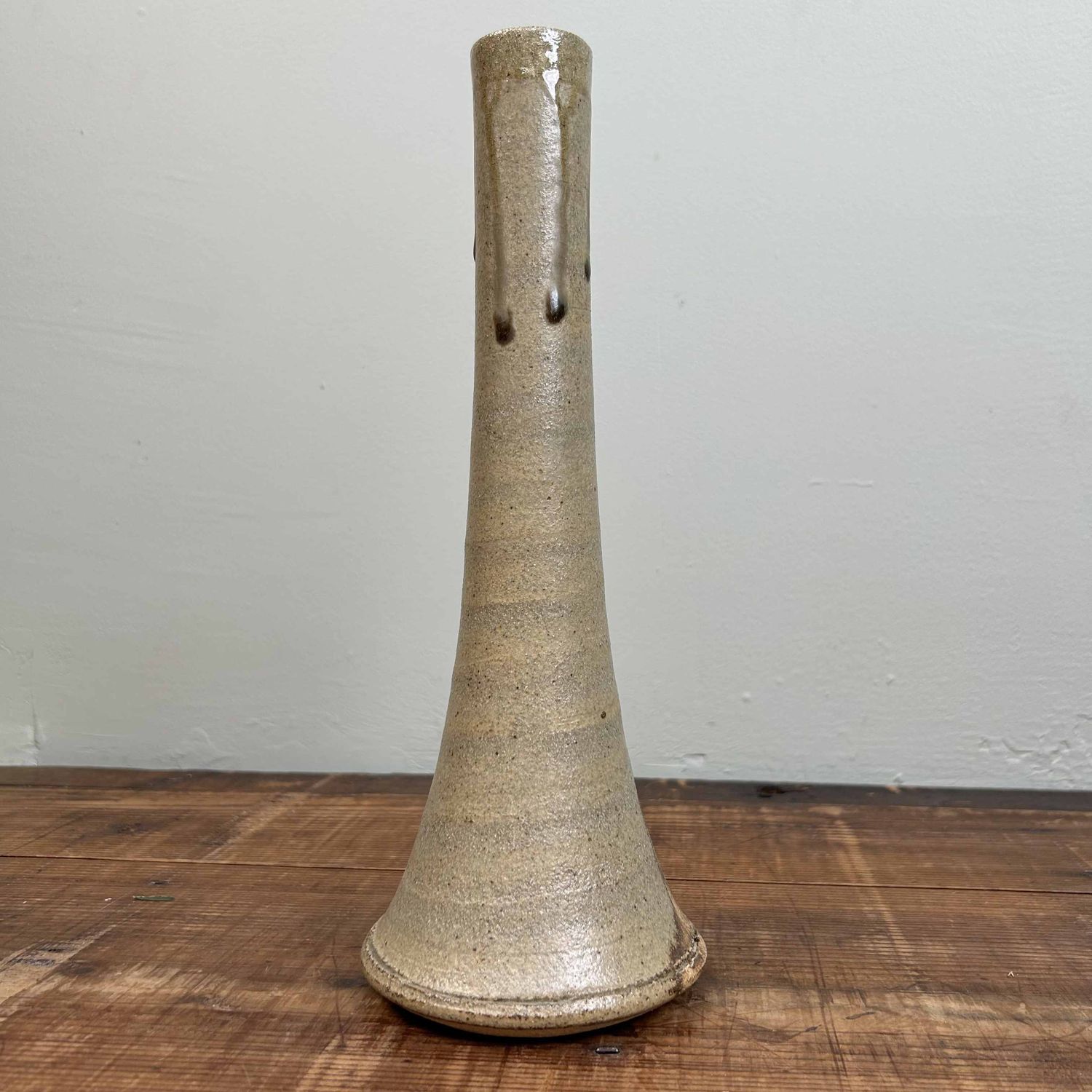 Shōfuzan Yaki, Ikebana Flower Vase, crafted by Fujiwara Shōzan, Japan. Shōfuzan Yaki, Ikebana Flower Vase, crafted by Fujiwara Shōzan, Japan.