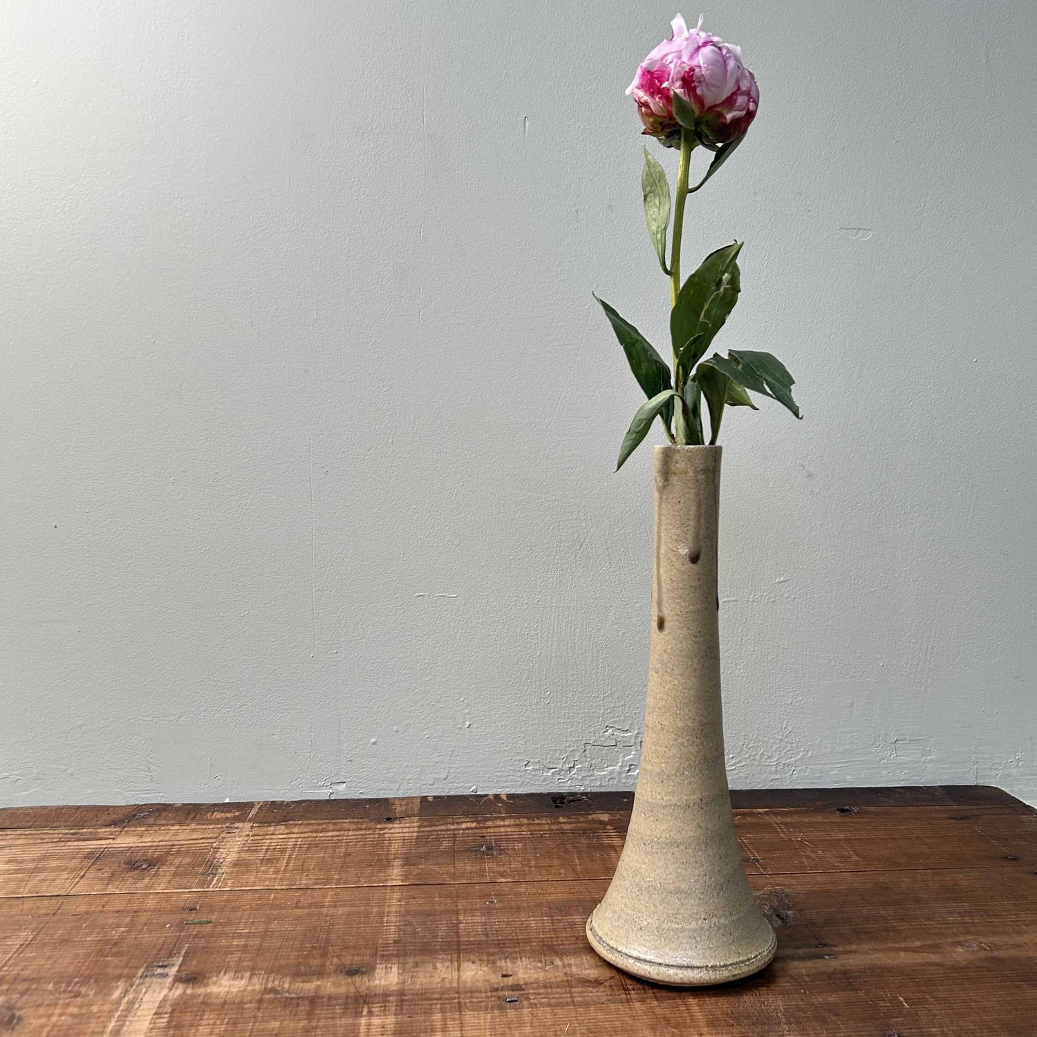 Shōfuzan Yaki, Ikebana Flower Vase, crafted by Fujiwara Shōzan, Japan. Shōfuzan Yaki, Ikebana Flower Vase, crafted by Fujiwara Shōzan, Japan.