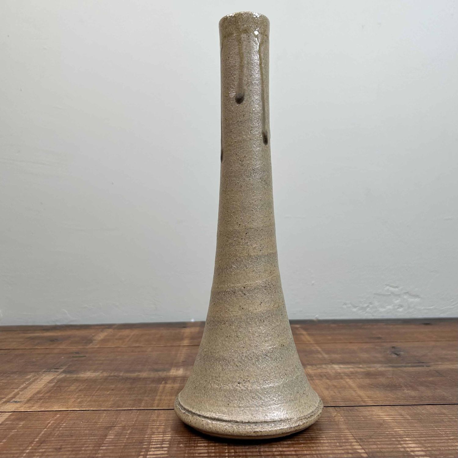 Shōfuzan Yaki, Ikebana Flower Vase, crafted by Fujiwara Shōzan, Japan. Shōfuzan Yaki, Ikebana Flower Vase, crafted by Fujiwara Shōzan, Japan.