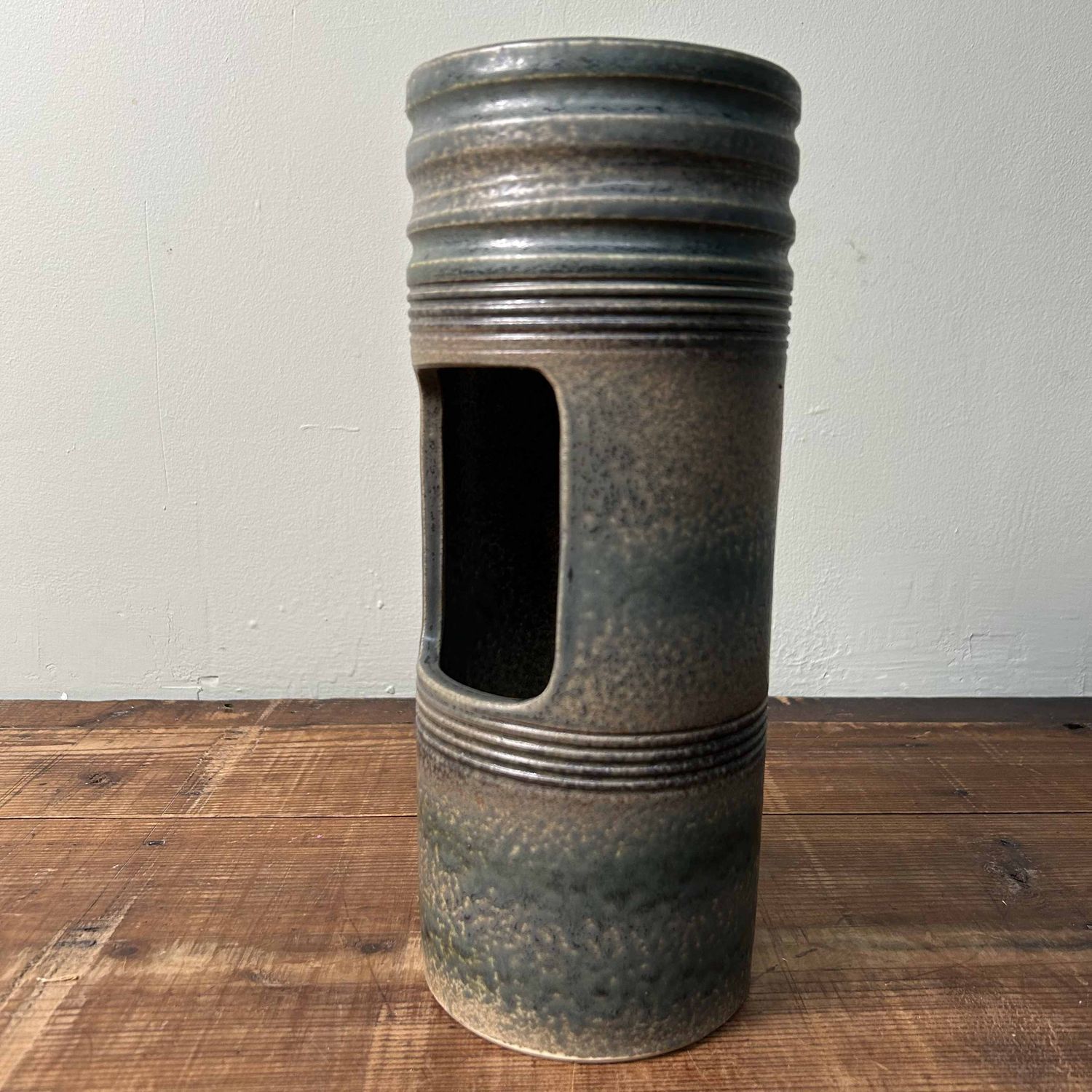 Syo Raku 勝樂, Ikebana Bloemenvaas, Shōwa-periode, Japan. Syo Raku 勝樂, Ikebana Bloemenvaas, Shōwa-periode, Japan.