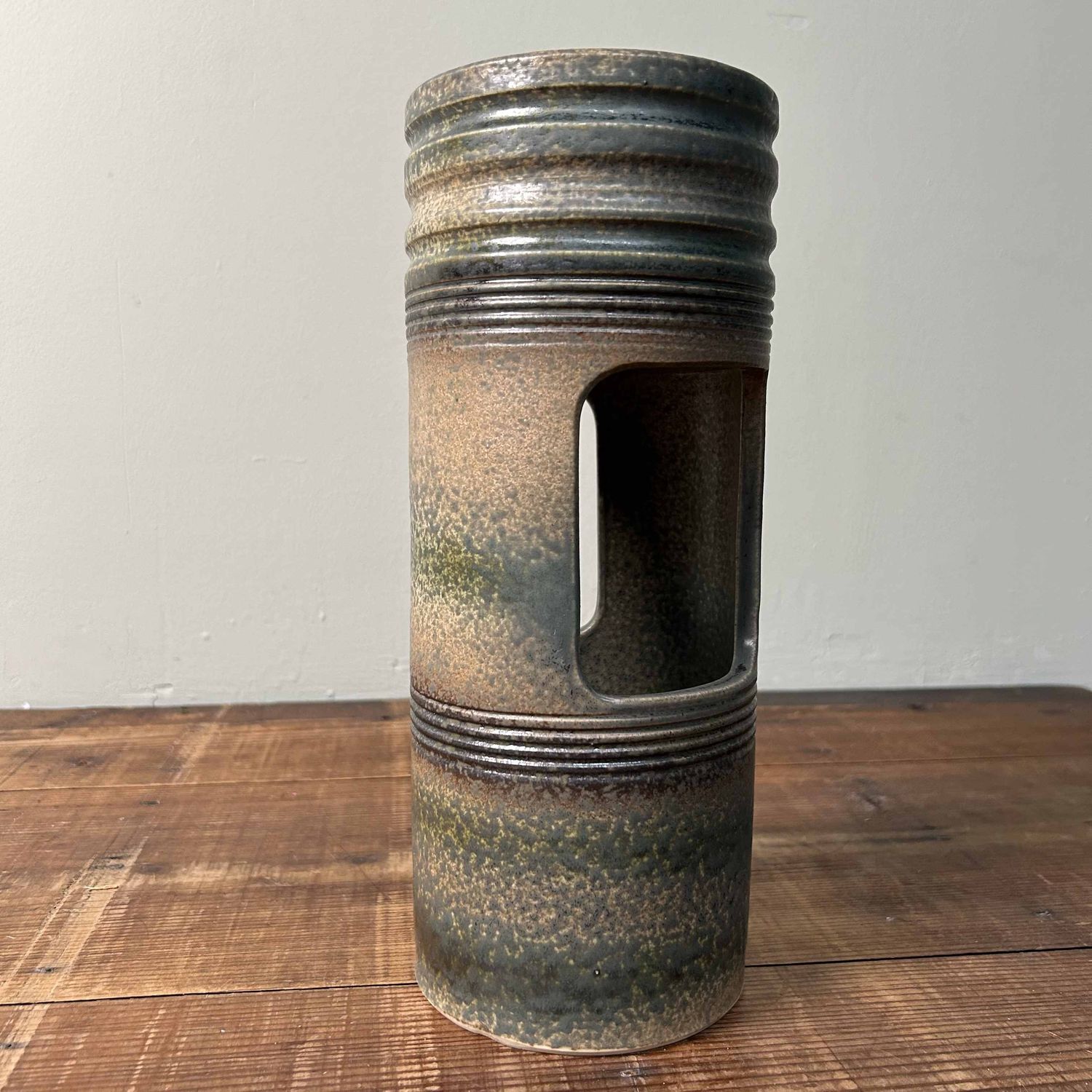 Syo Raku 勝樂, Ikebana Bloemenvaas, Shōwa-periode, Japan. Syo Raku 勝樂, Ikebana Bloemenvaas, Shōwa-periode, Japan.