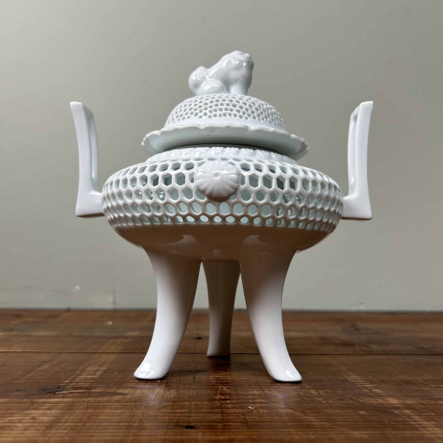 Porcelain Sukashibori Incense Burner, Mikawachi-Yaki, Shōwa, Japan.