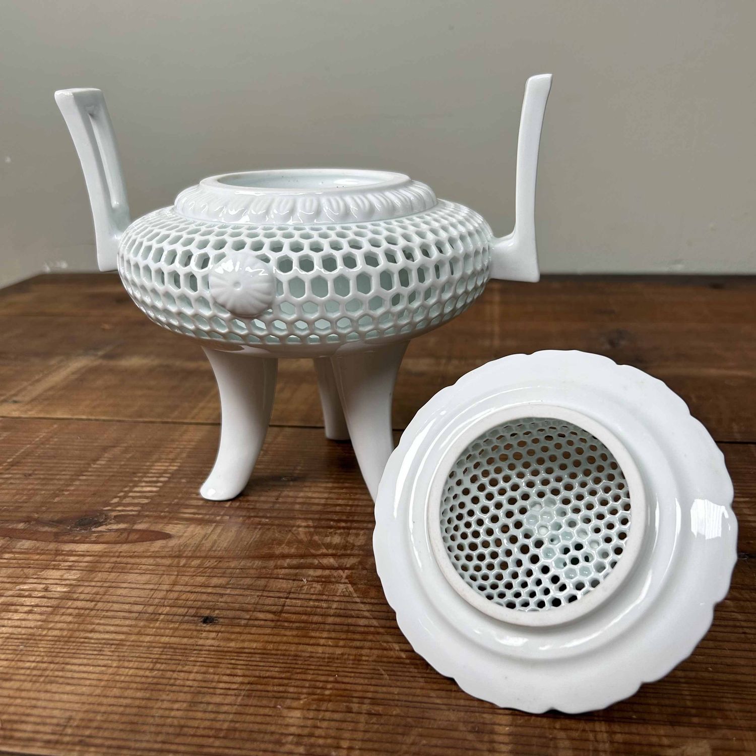 Porcelain Sukashibori Incense Burner, Mikawachi-Yaki, Shōwa, Japan.